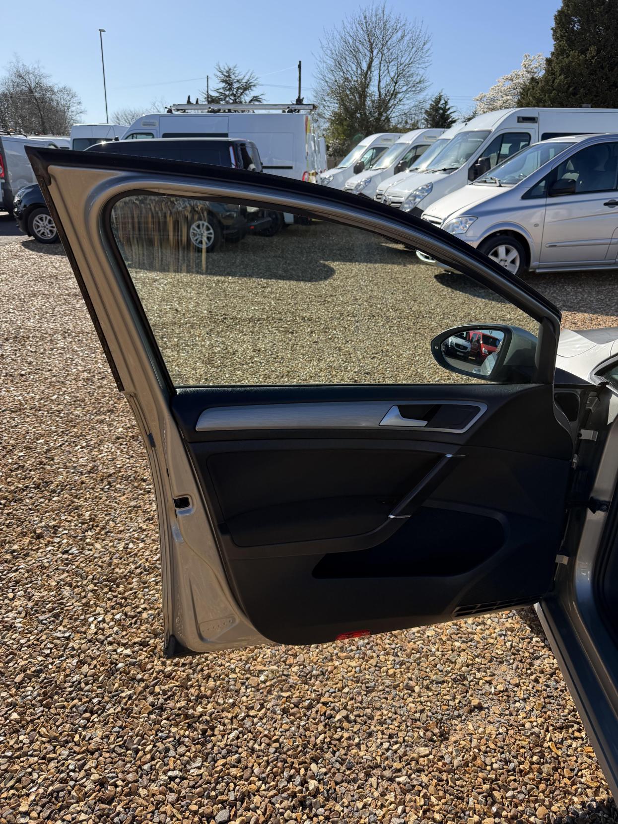 Used Volkswagen Golf 2014 for sale - 77938600: Photo 17