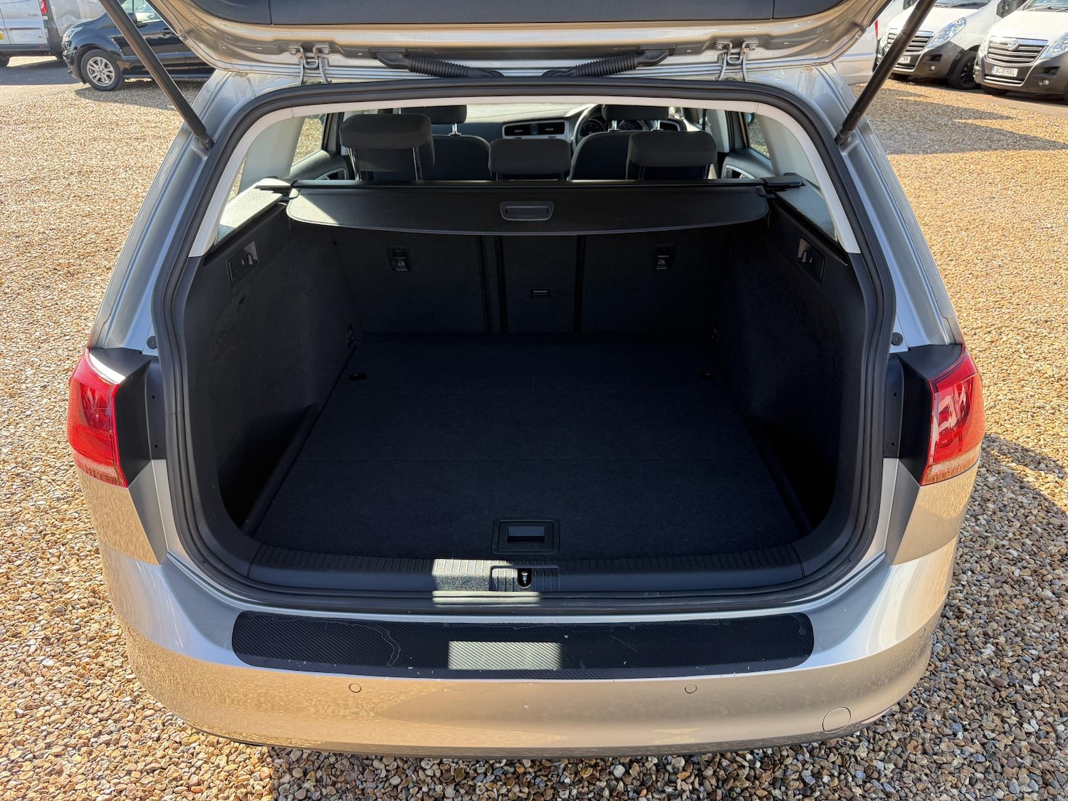 Used Volkswagen Golf 2014 for sale - 77938600: Photo 34