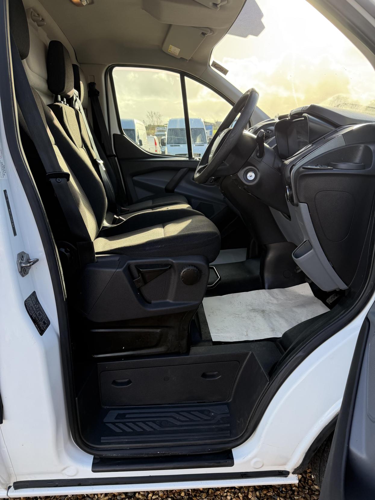 Used Ford Transit Custom 2015 for sale - 76671036: Photo 11