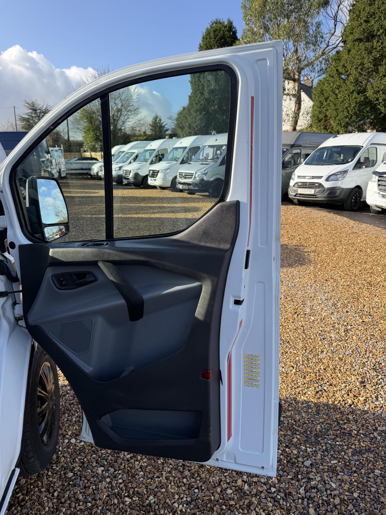 Used Ford Transit Custom 2015 for sale - 76671036: Photo 12