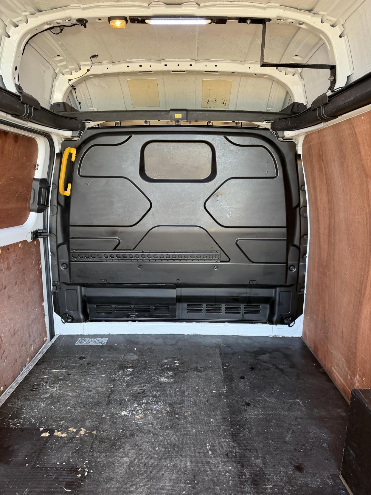 Used Ford Transit Custom 2015 for sale - 76671036: Photo 39