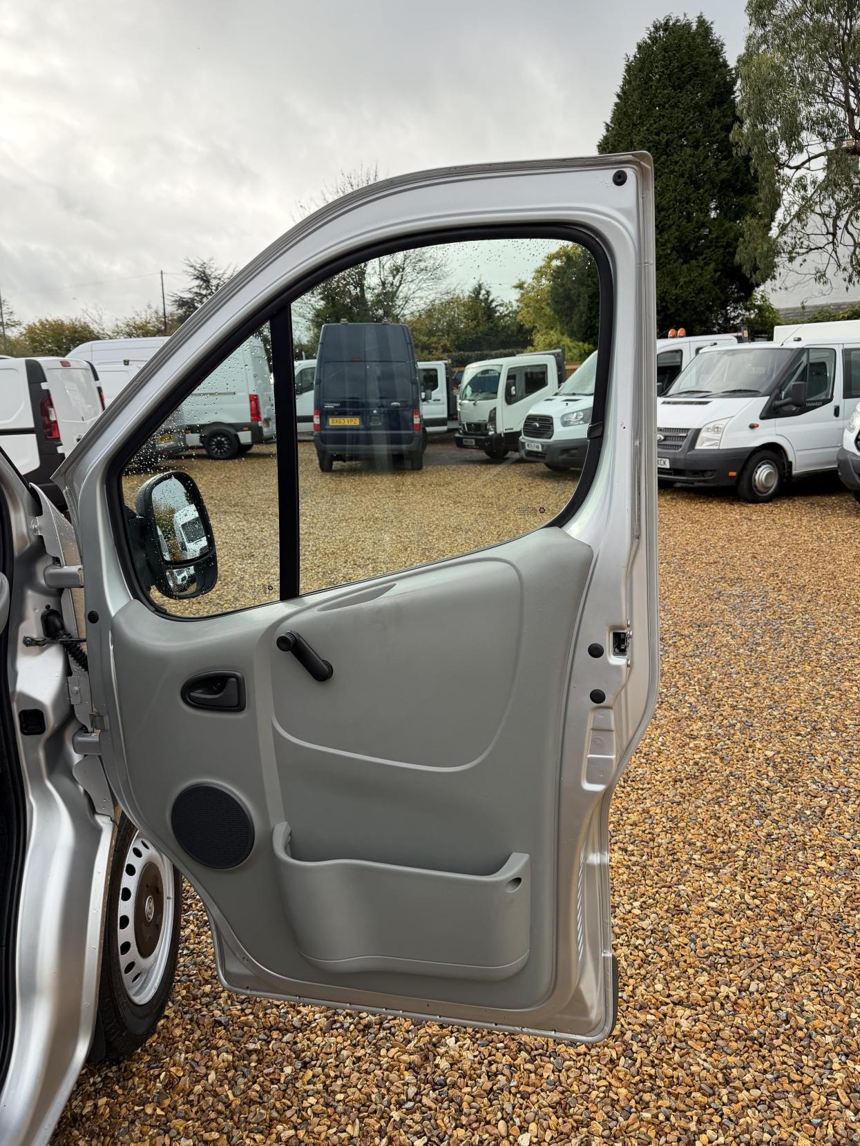Used Vauxhall Vivaro 2010 for sale - 76336035: Photo 13