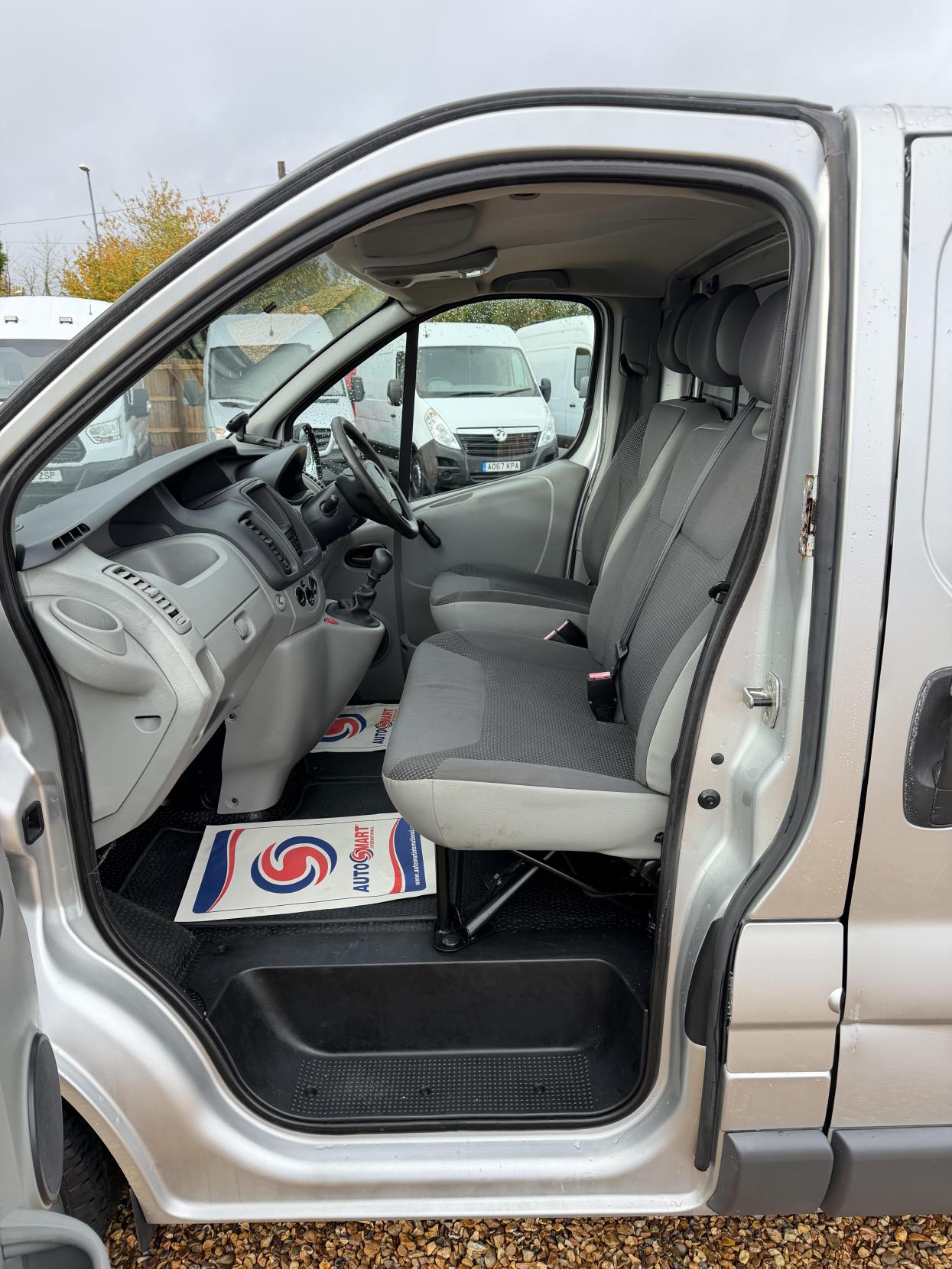 Used Vauxhall Vivaro 2010 for sale - 76336035: Photo 14