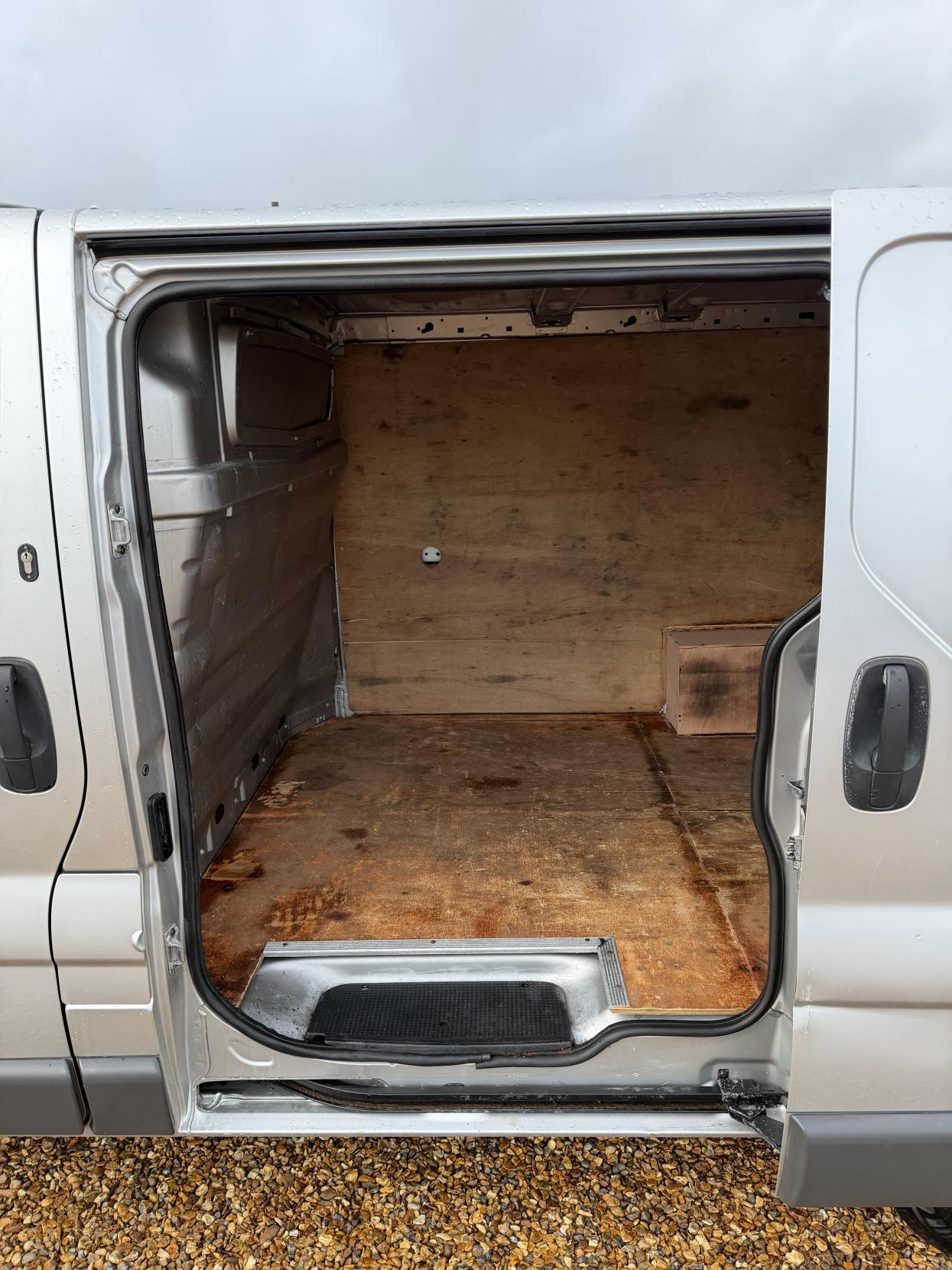 Used Vauxhall Vivaro 2010 for sale - 76336035: Photo 23