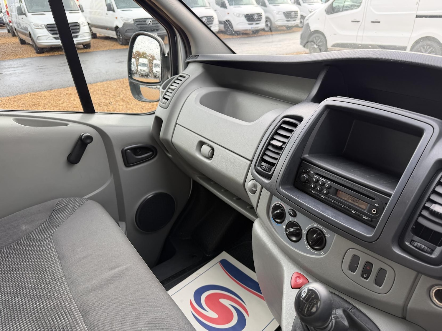 Used Vauxhall Vivaro 2010 for sale - 76336035: Photo 24