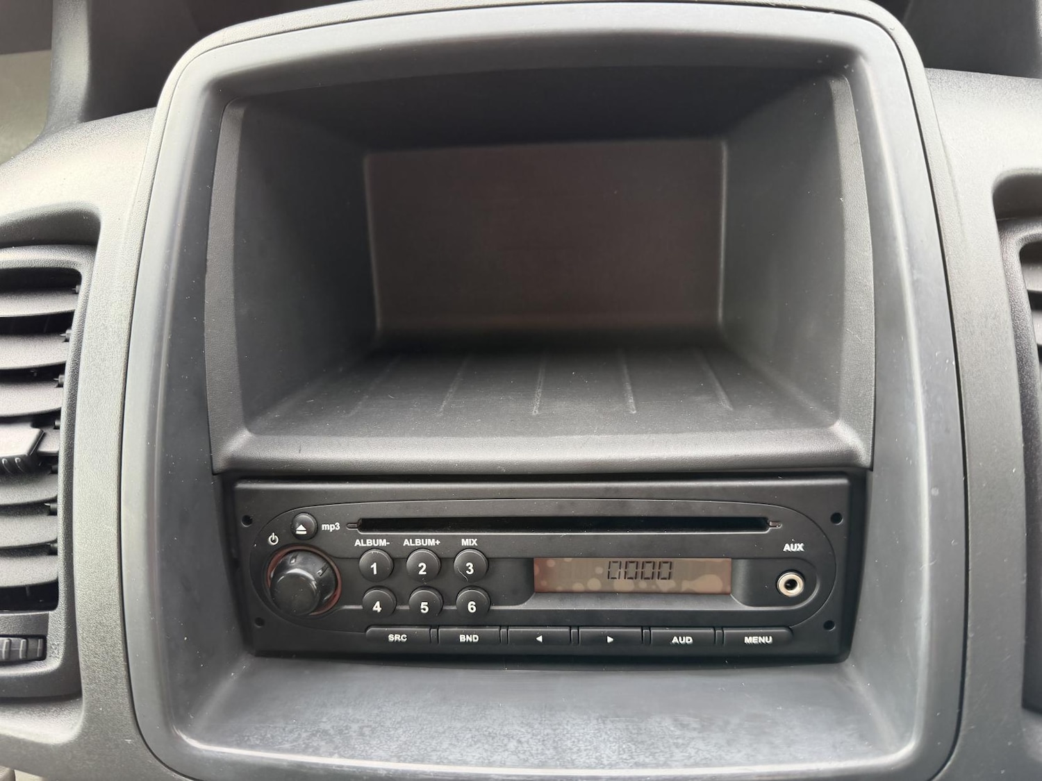 Used Vauxhall Vivaro 2010 for sale - 76336035: Photo 25