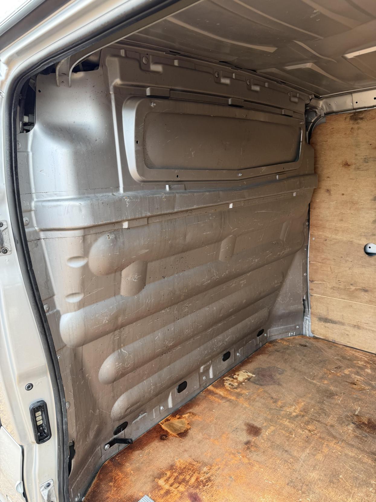 Used Vauxhall Vivaro 2010 for sale - 76336035: Photo 28
