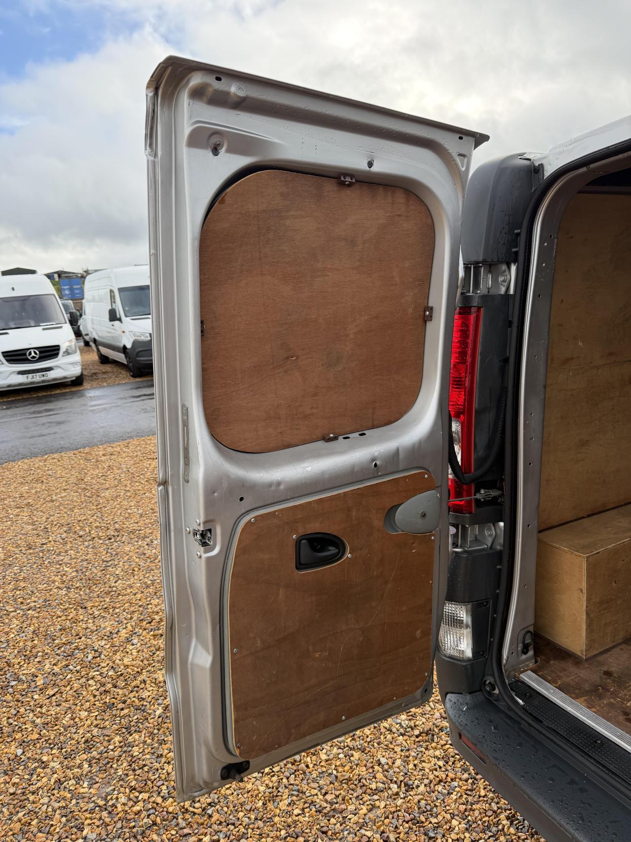 Used Vauxhall Vivaro 2010 for sale - 76336035: Photo 35