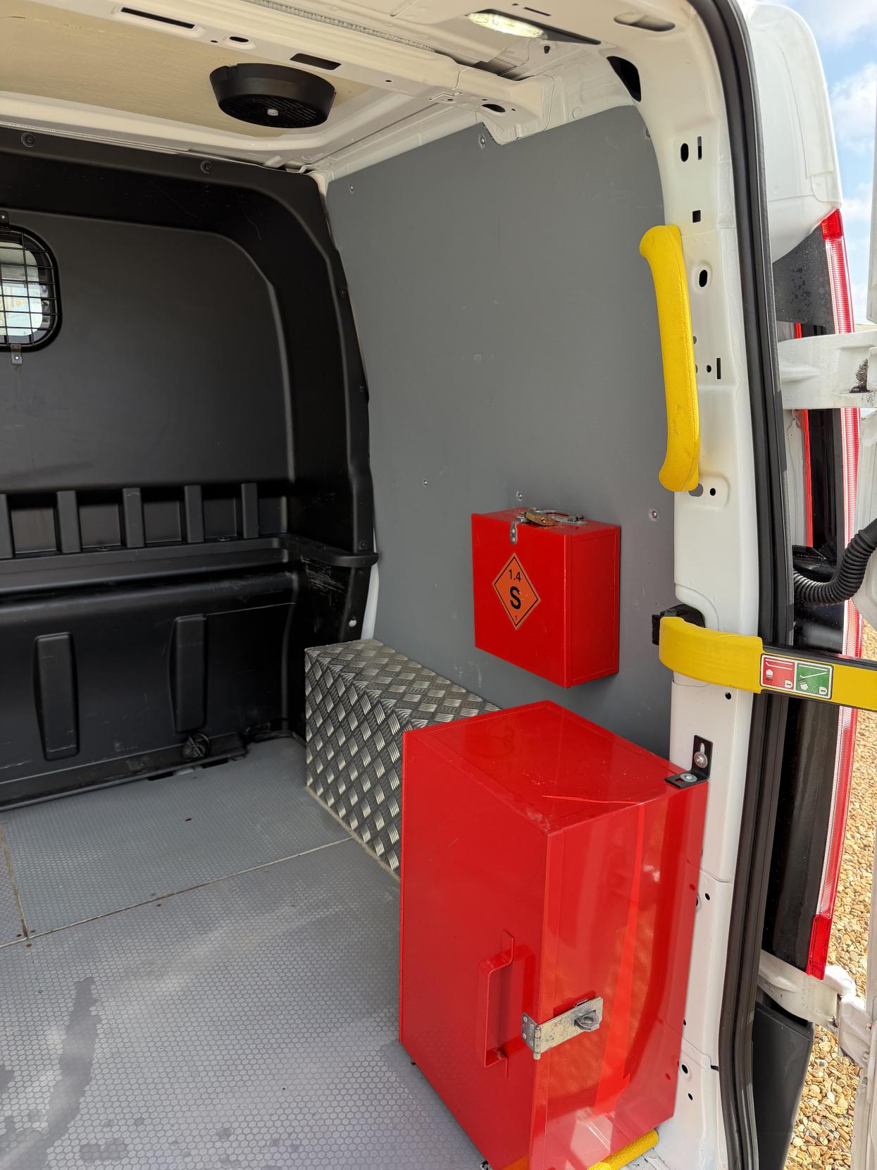 Used Ford Transit Custom 2018 for sale - 77837384: Photo 45