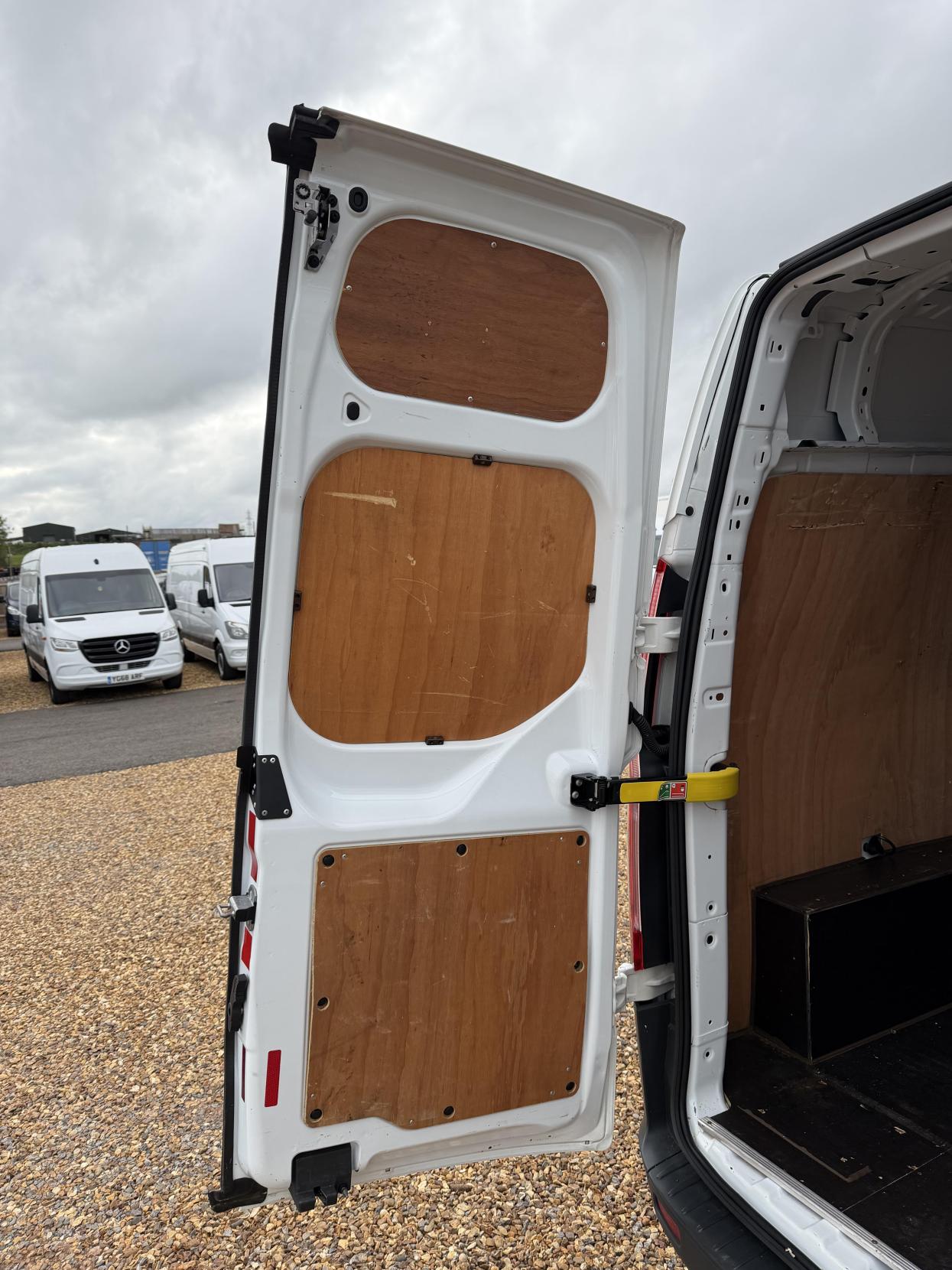 Used Ford Transit Custom 2015 for sale - 76306116: Photo 32