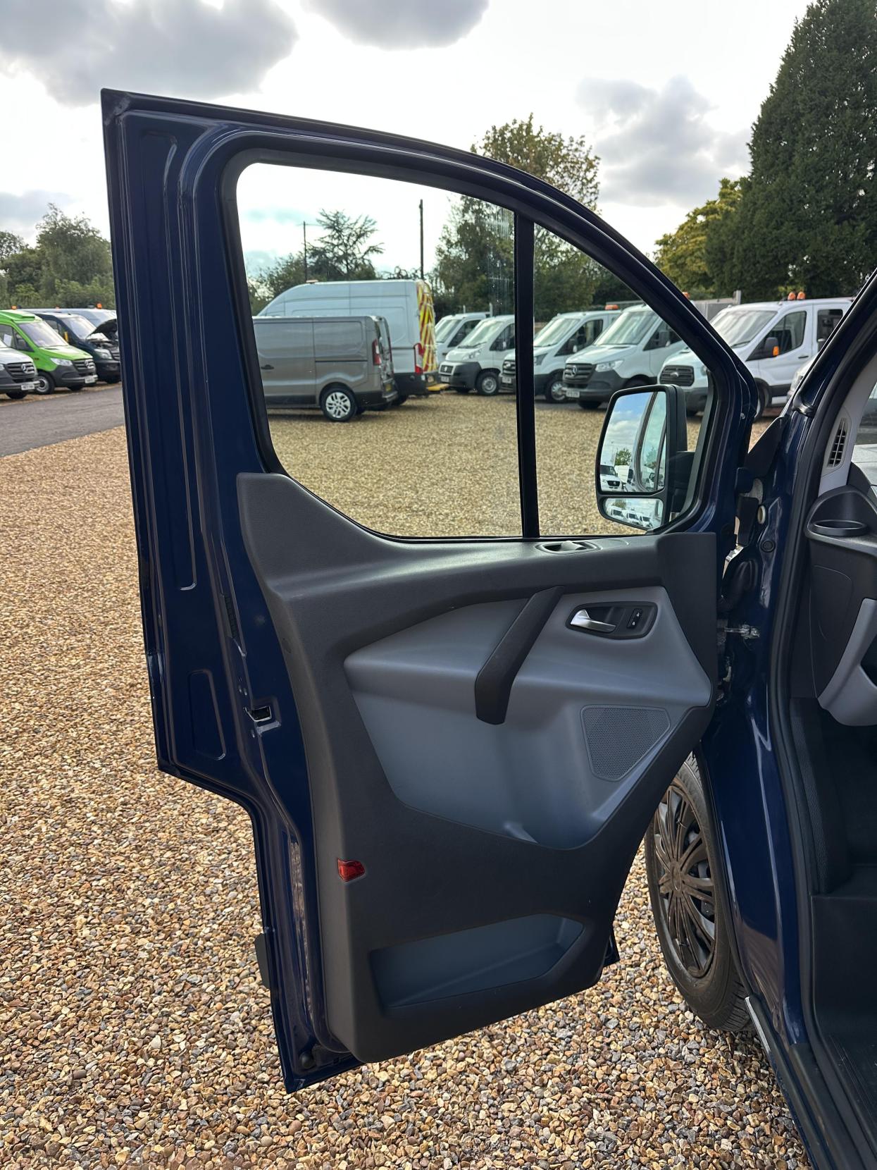 Used Ford Transit Custom 2013 for sale - 76024315: Photo 17