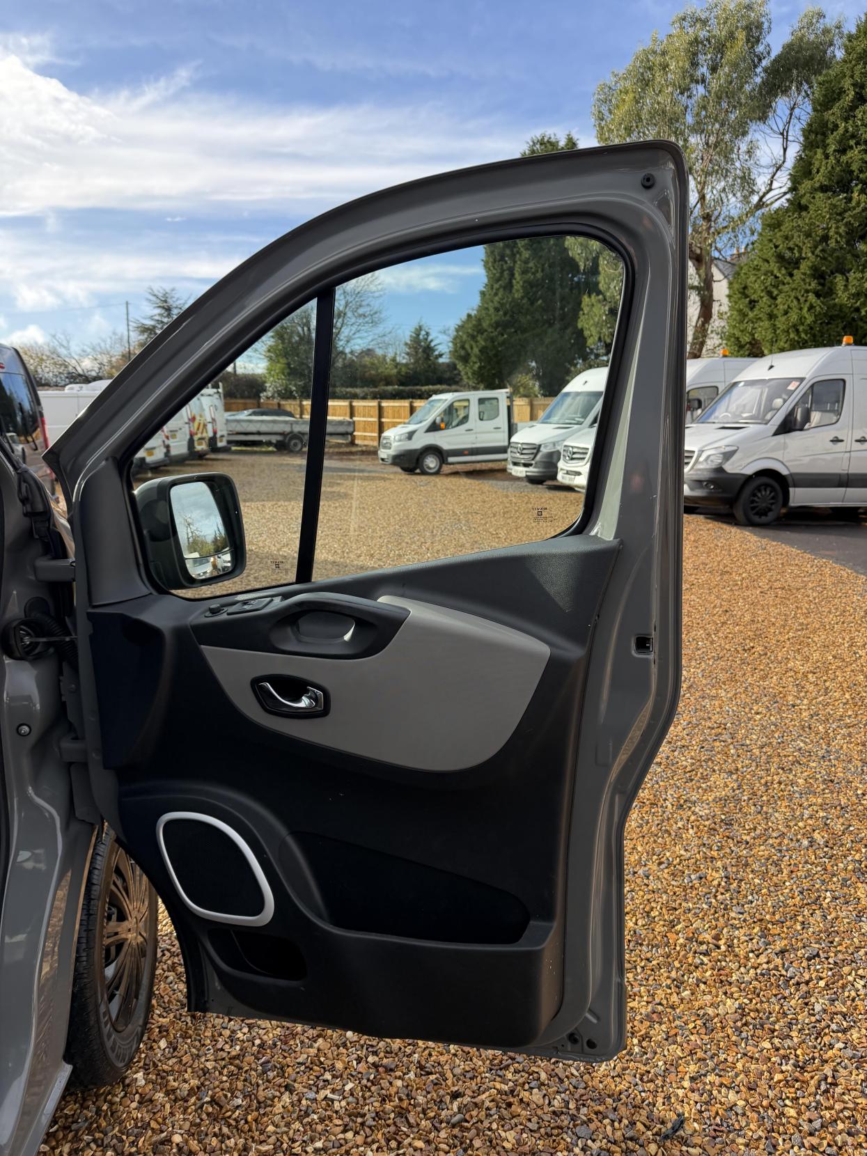 Used Renault Trafic 2015 for sale - 76922273: Photo 11