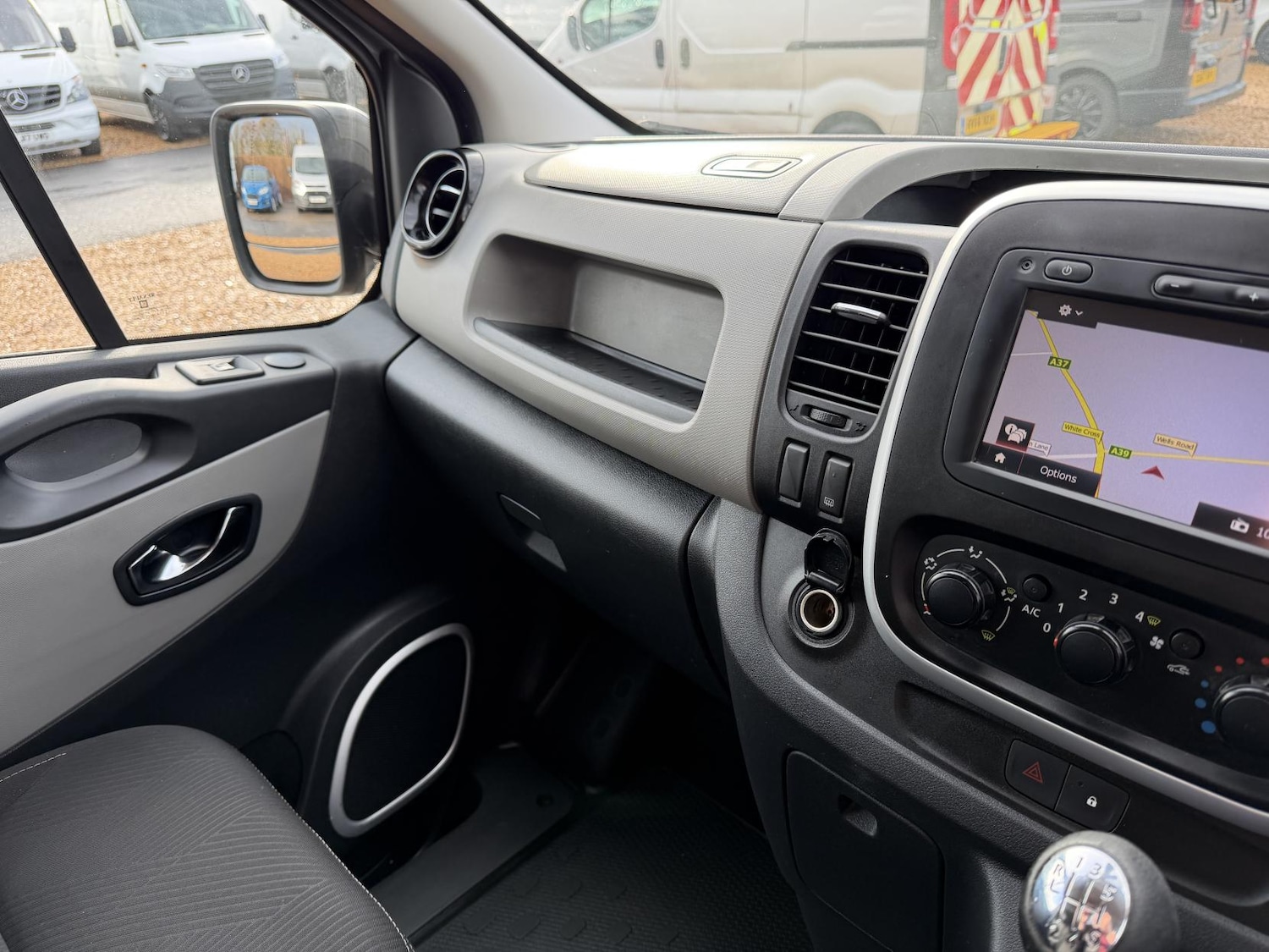 Used Renault Trafic 2015 for sale - 76922273: Photo 24