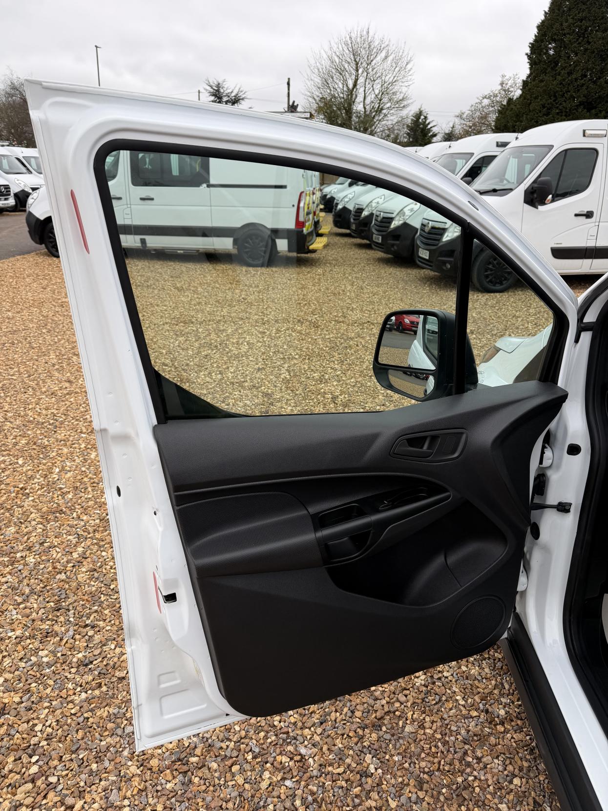 Used Ford Transit Connect 2018 for sale - 77782176: Photo 18