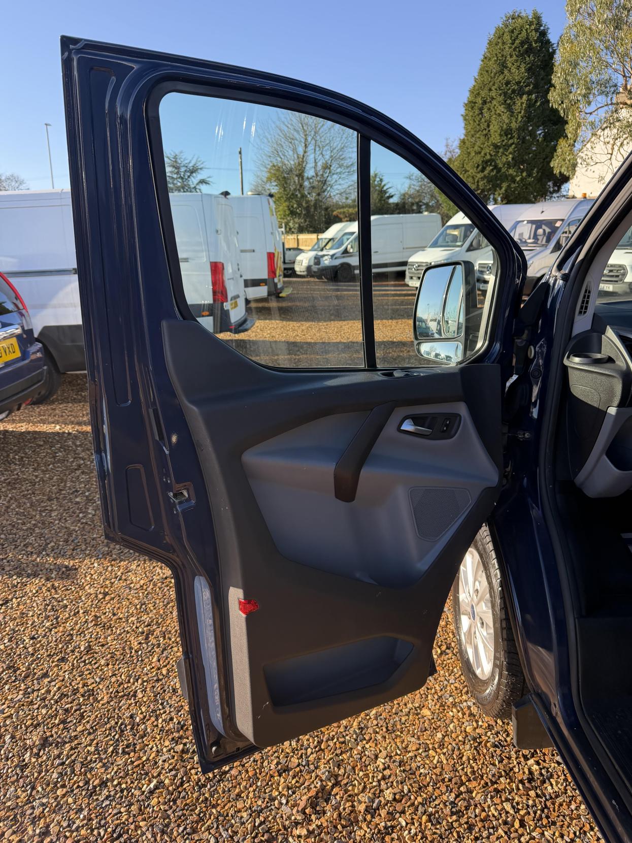 Used Ford Transit Custom 2013 for sale - 76799653: Photo 14