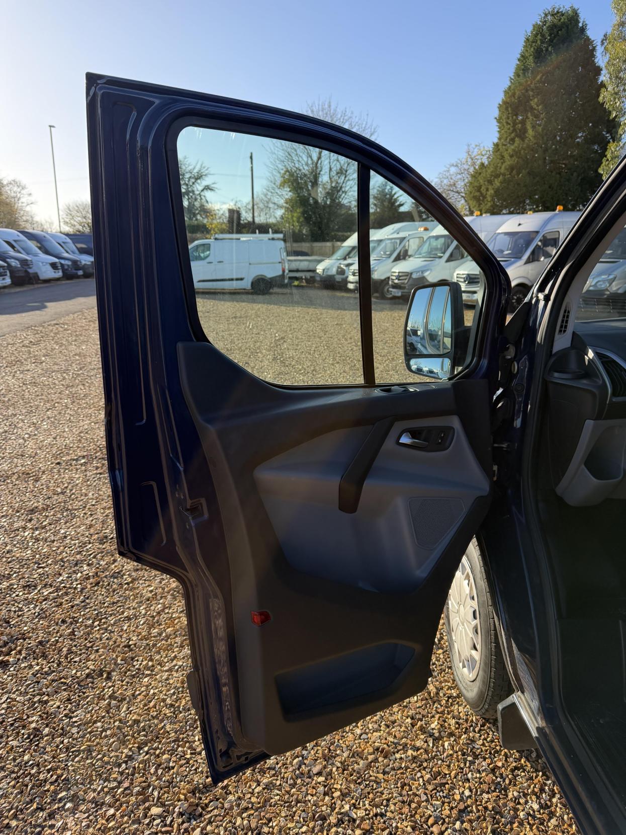 Used Ford Transit Custom 2013 for sale - 76606433: Photo 14