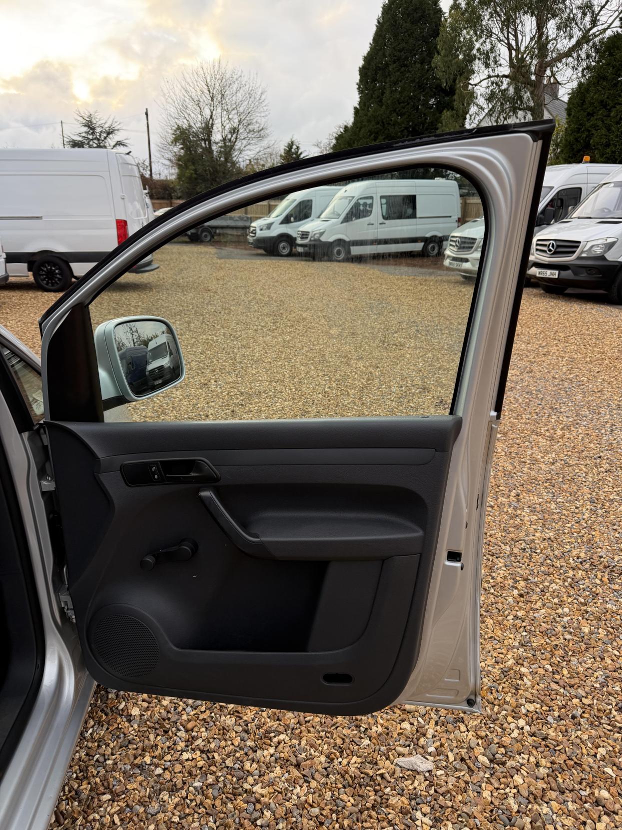 Used Volkswagen Transporter 2012 for sale - 76497780: Photo 11