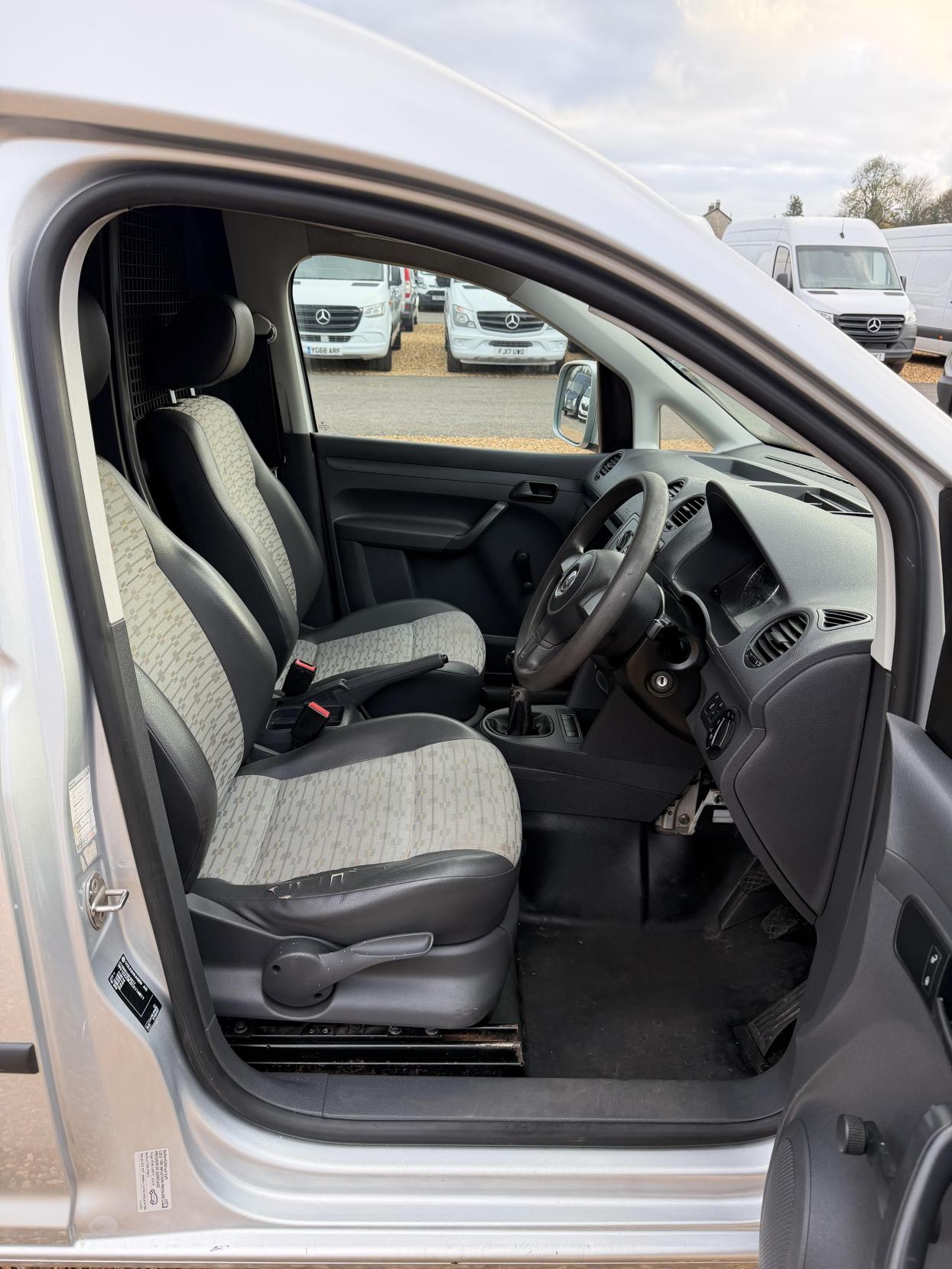 Used Volkswagen Transporter 2012 for sale - 76497780: Photo 14