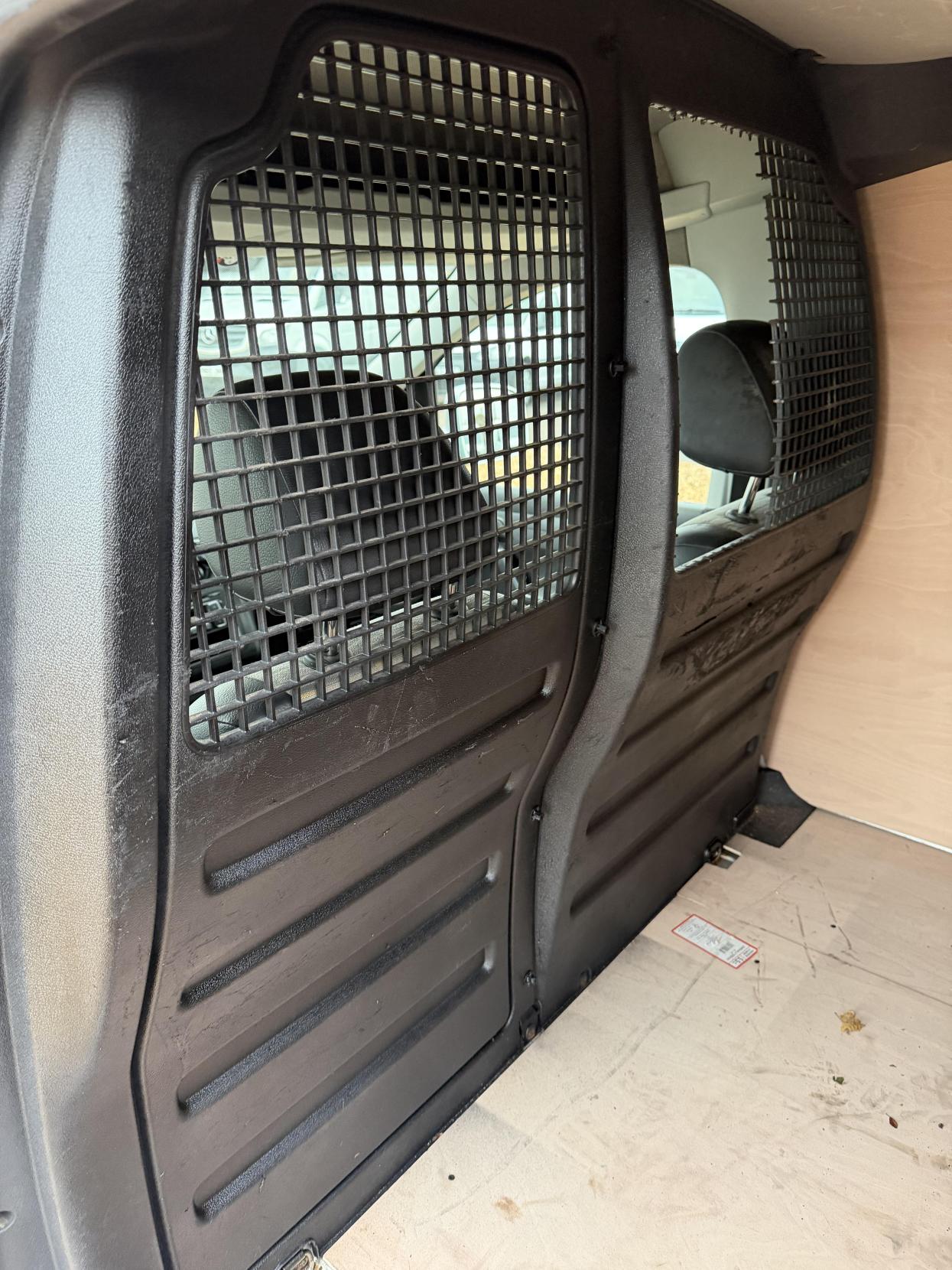 Used Volkswagen Transporter 2012 for sale - 76497780: Photo 25