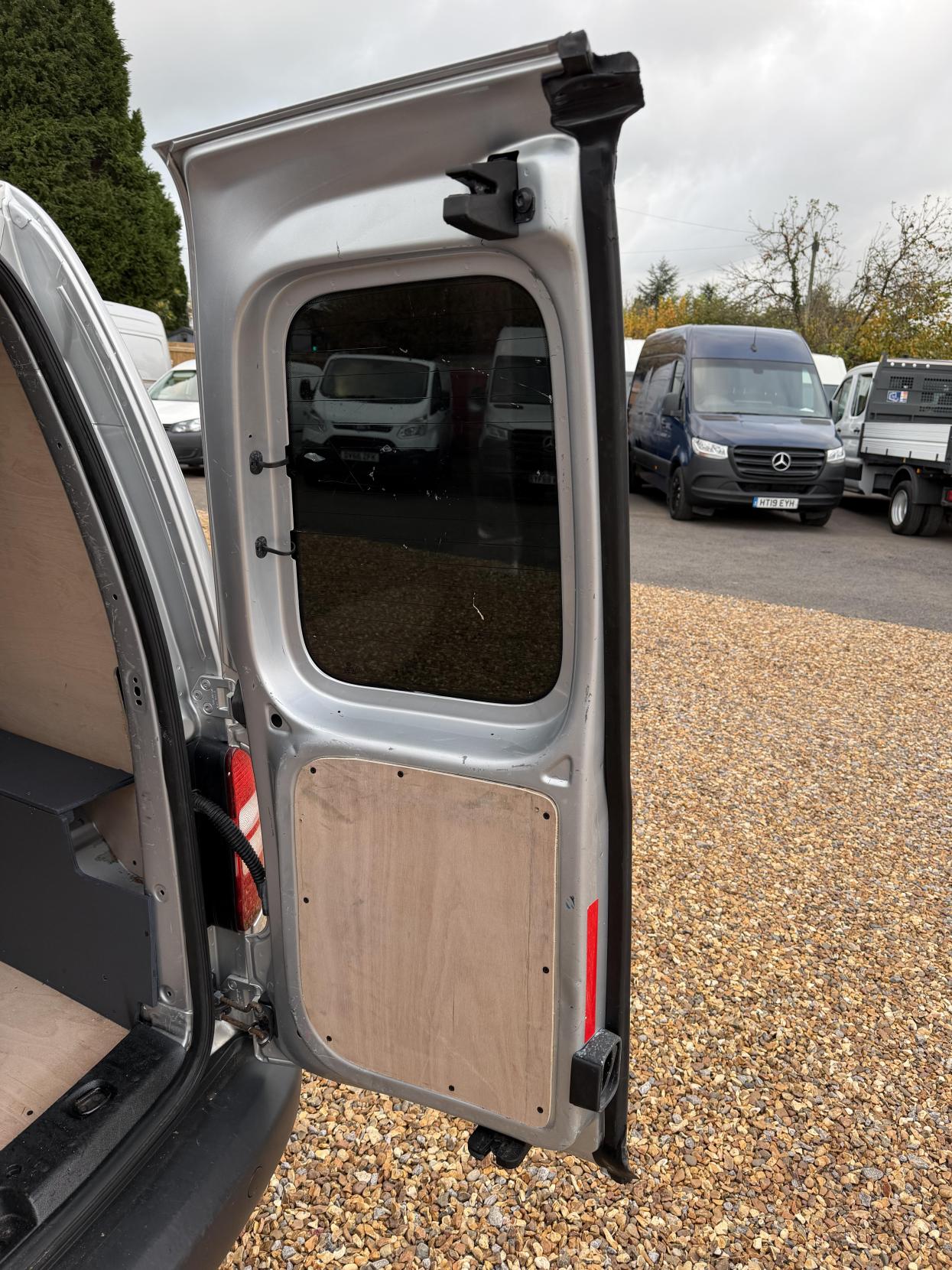 Used Volkswagen Transporter 2012 for sale - 76497780: Photo 29