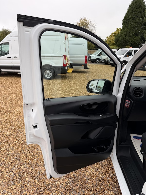 Used Mercedes-Benz Vito 2018 for sale - 76269579: Photo 17