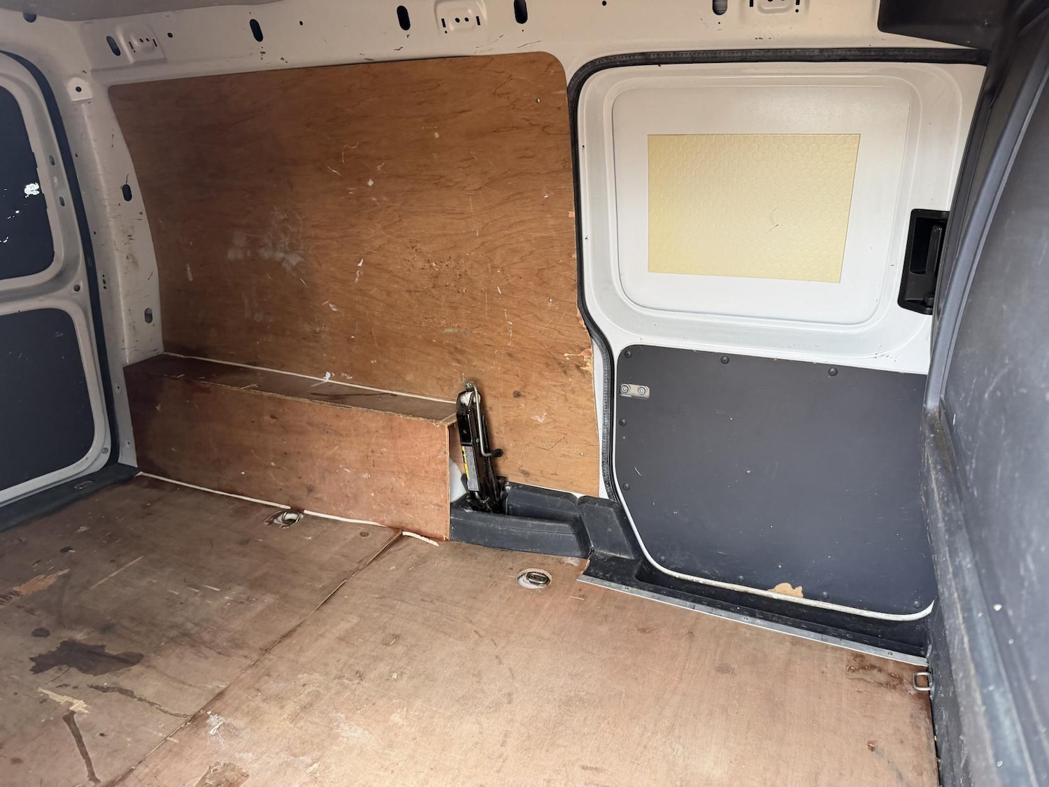 Used Volkswagen Caddy Maxi 2013 for sale - 76514522: Photo 21