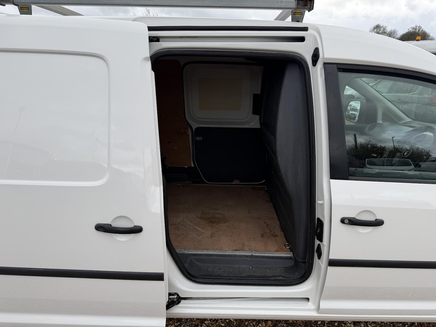 Used Volkswagen Caddy Maxi 2013 for sale - 76514522: Photo 22