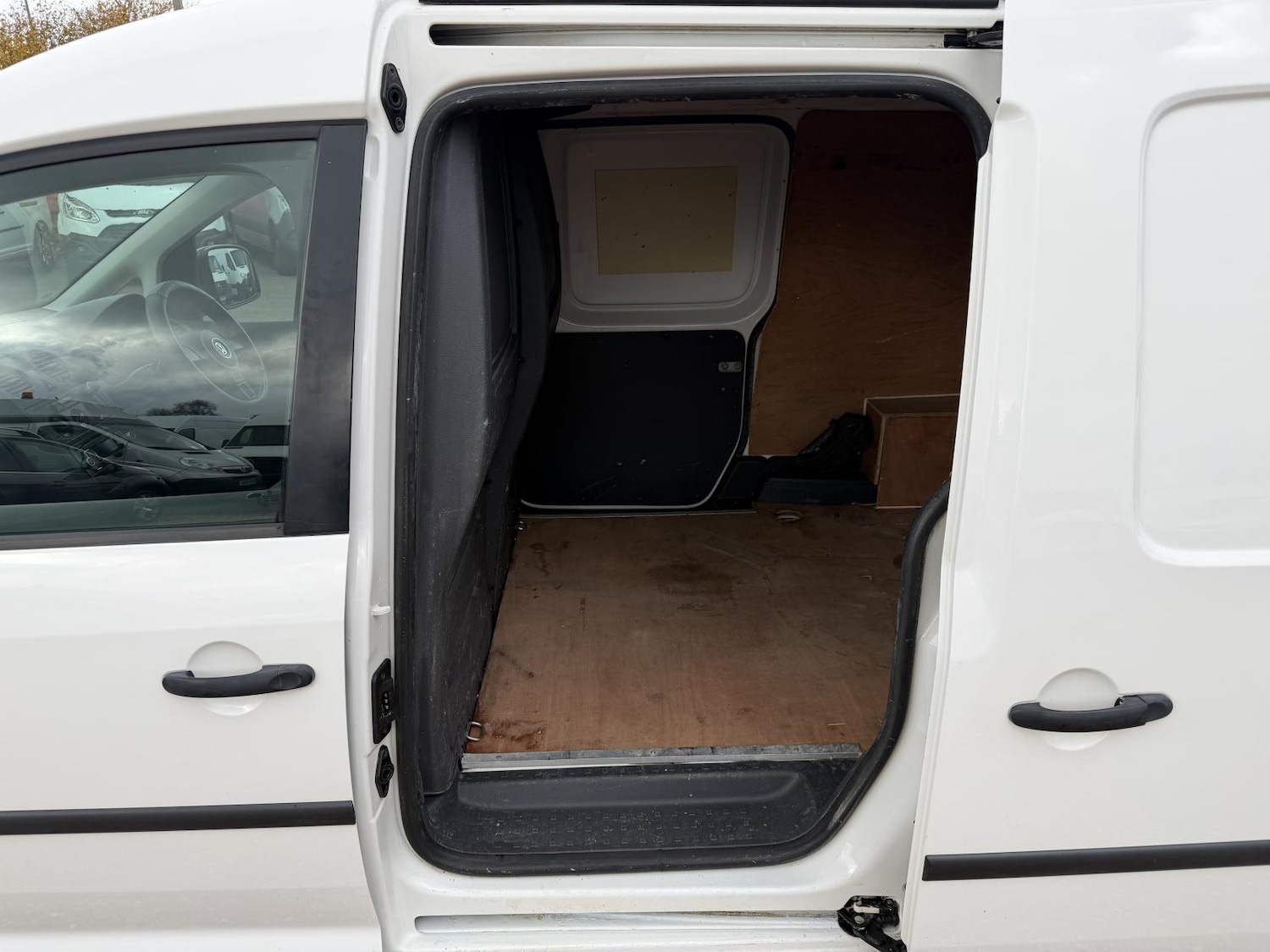 Used Volkswagen Caddy Maxi 2013 for sale - 76514522: Photo 25