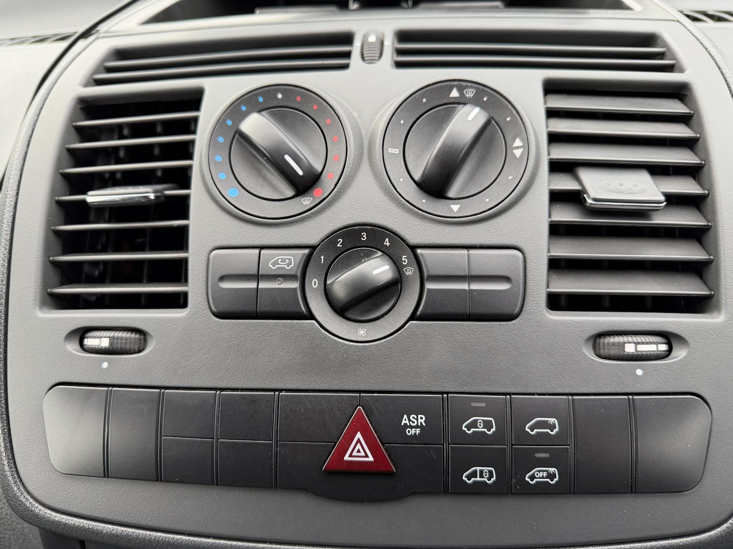 Used Mercedes-Benz Vito 2013 for sale - 76528698: Photo 23