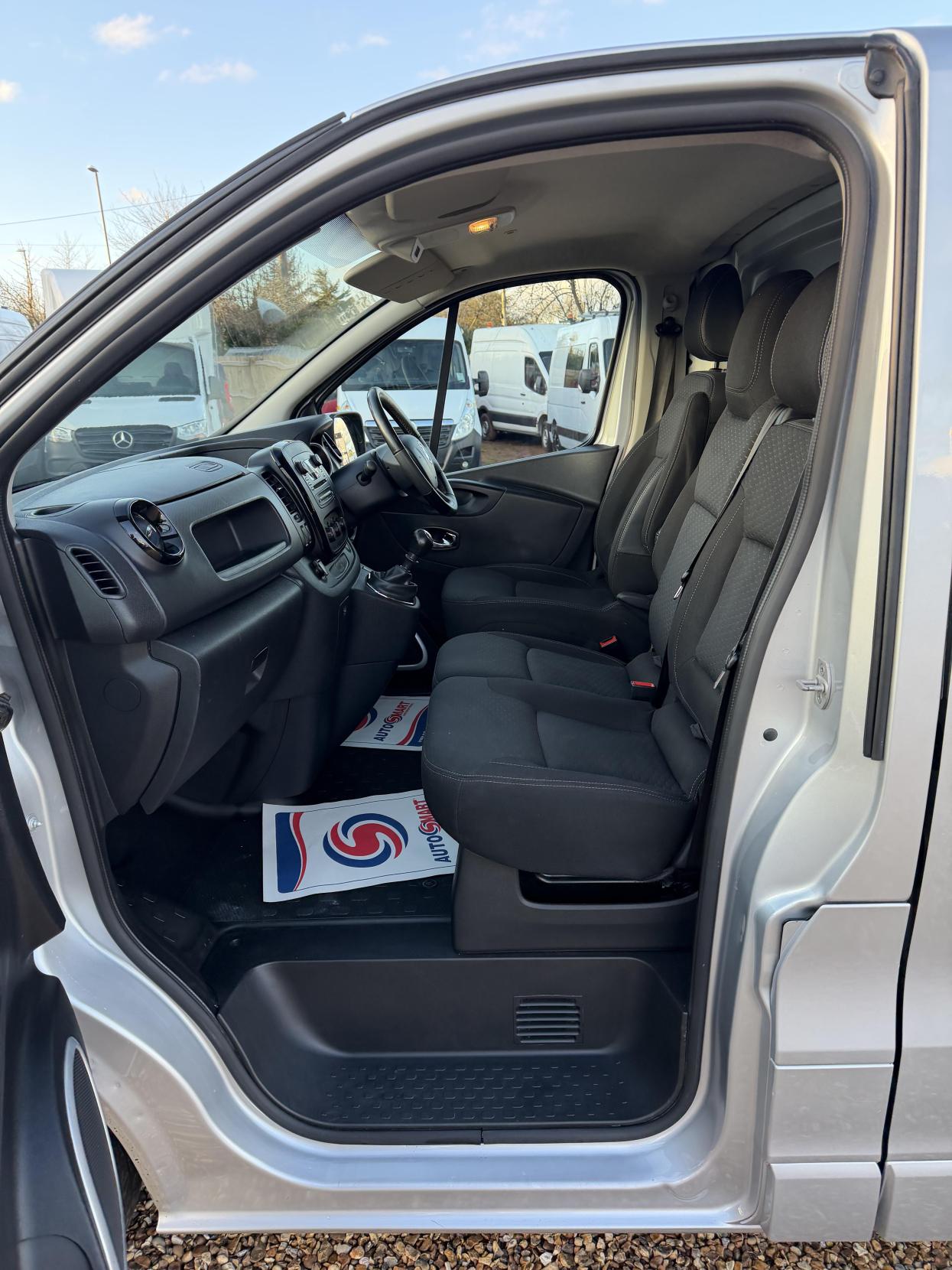 Used Vauxhall Vivaro 2018 for sale - 77438786: Photo 13