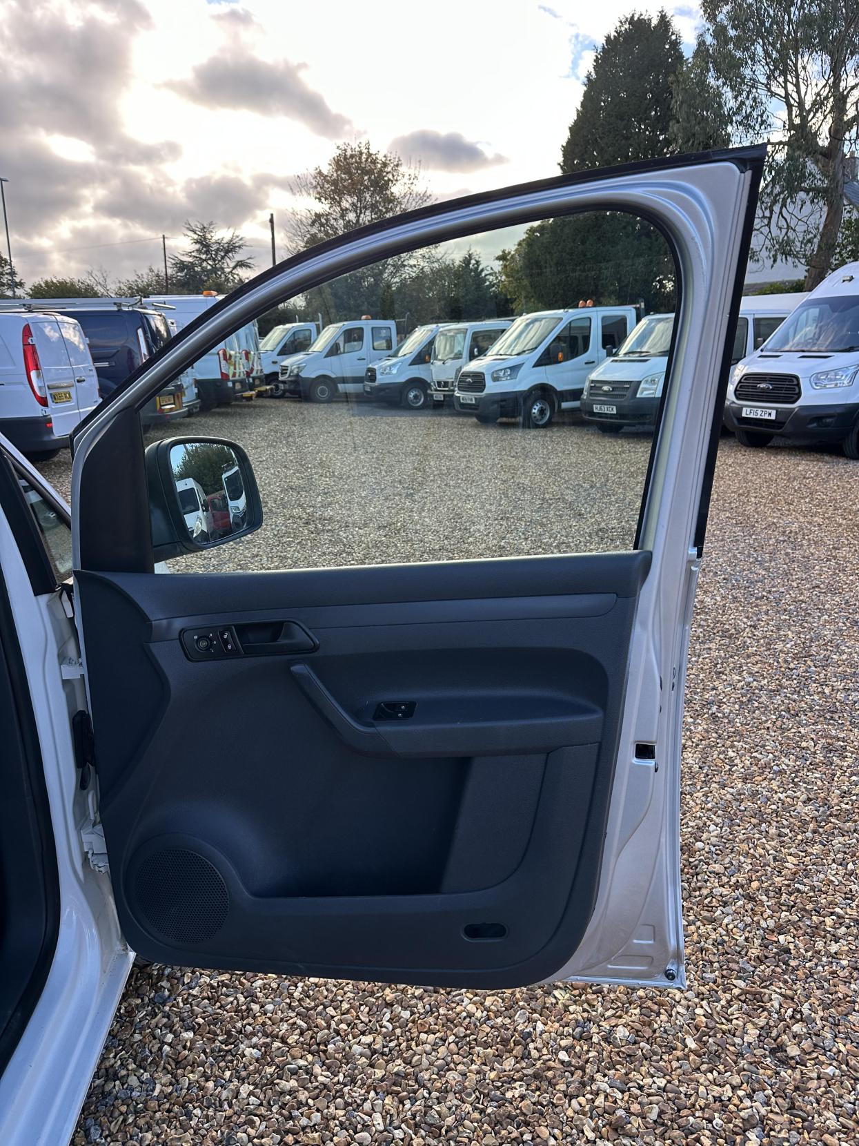 Used Volkswagen Caddy Maxi 2013 for sale - 77225338: Photo 11