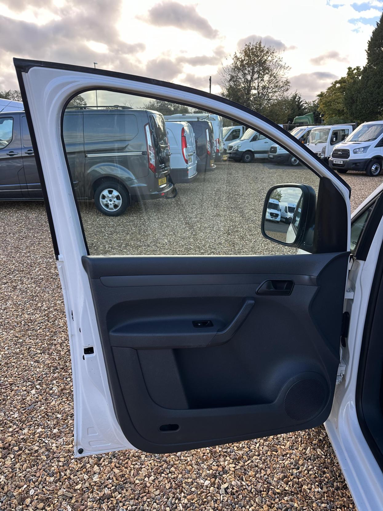 Used Volkswagen Caddy Maxi 2013 for sale - 77225338: Photo 13