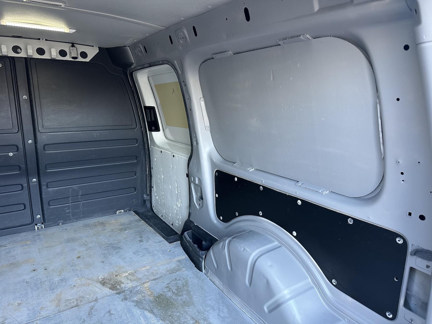 Used Volkswagen Caddy Maxi 2013 for sale - 77225338: Photo 37