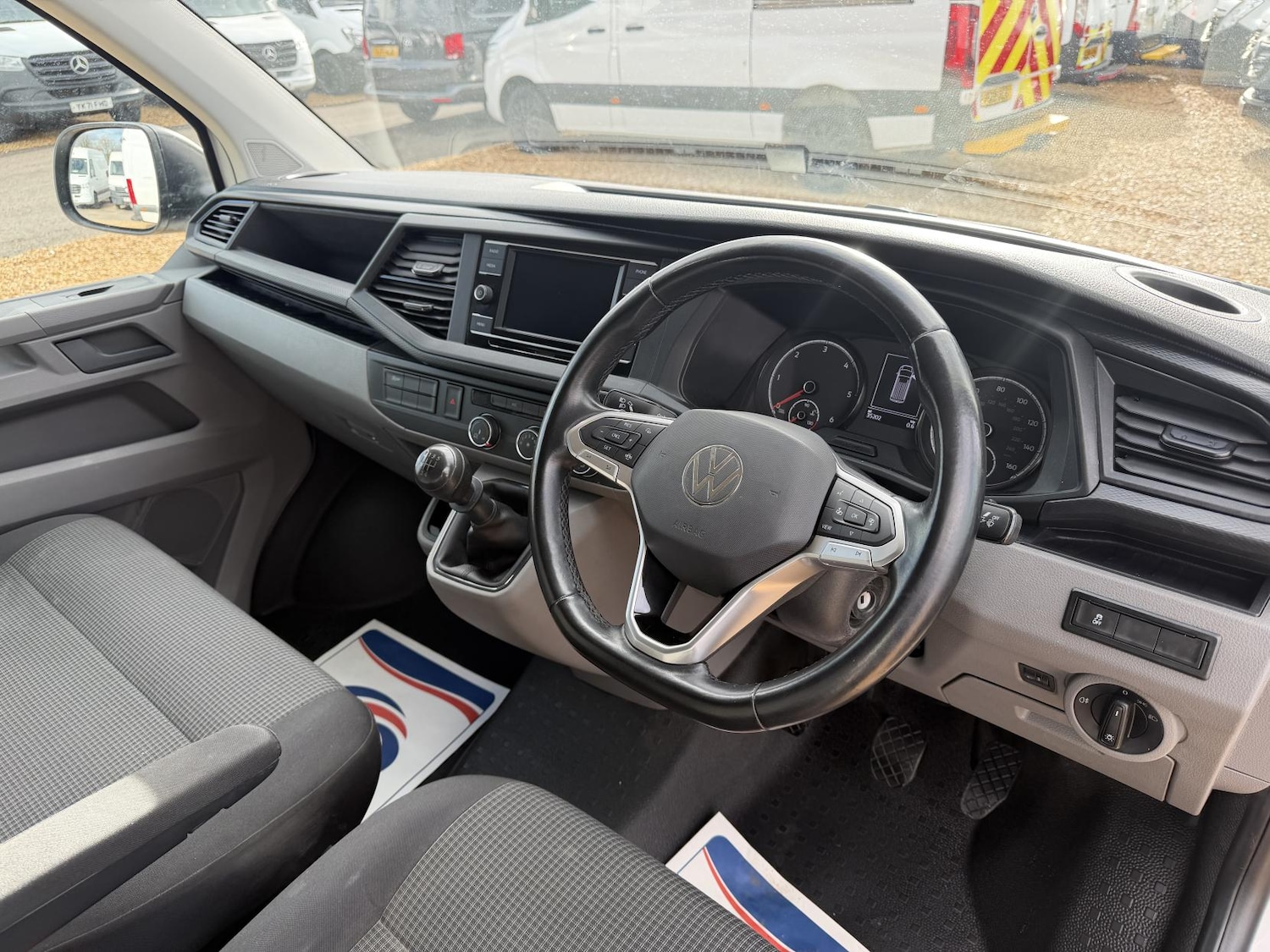 Used Volkswagen Transporter 2022 for sale - 78018719: Photo 2