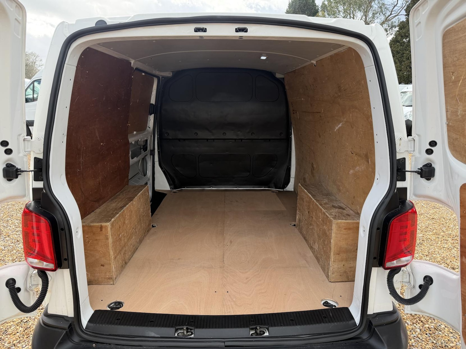 Used Volkswagen Transporter 2022 for sale - 78018719: Photo 3