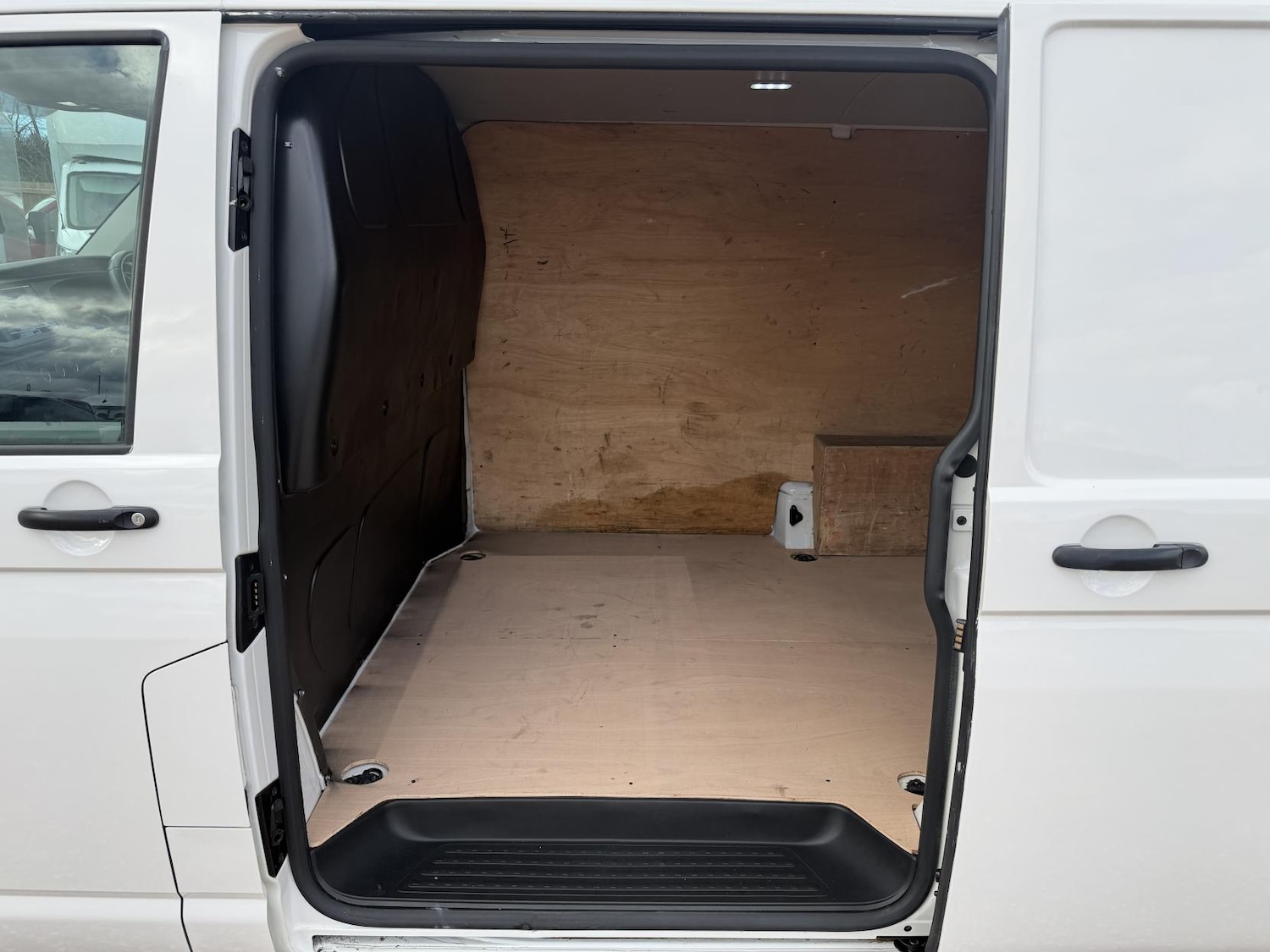 Used Volkswagen Transporter 2022 for sale - 78018719: Photo 32