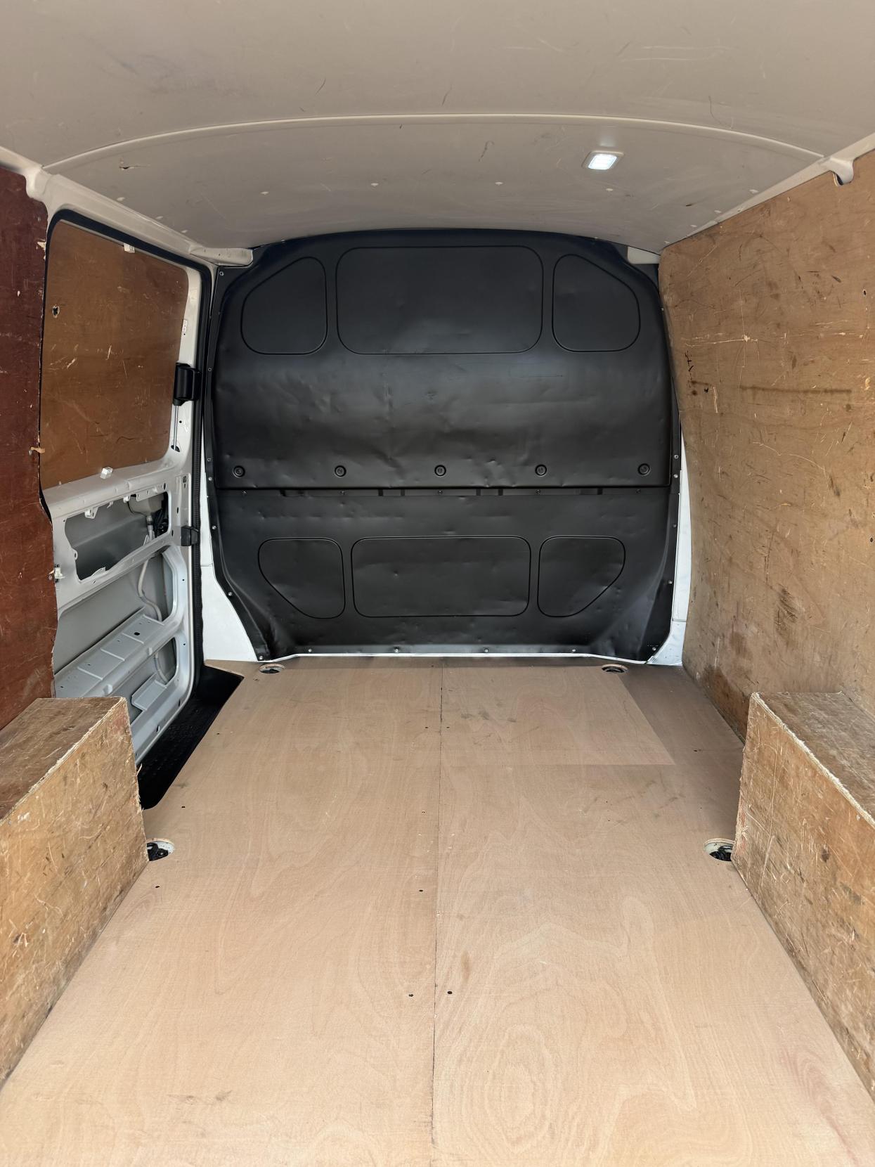 Used Volkswagen Transporter 2022 for sale - 78018719: Photo 42