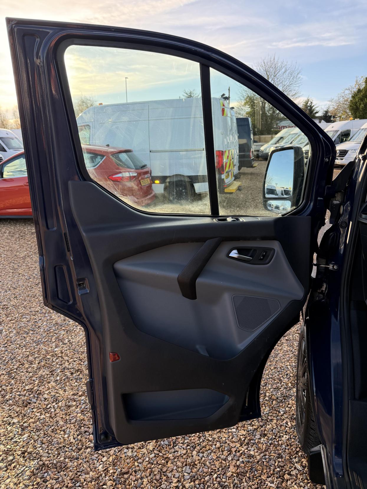 Used Ford Transit Custom 2013 for sale - 76660597: Photo 12