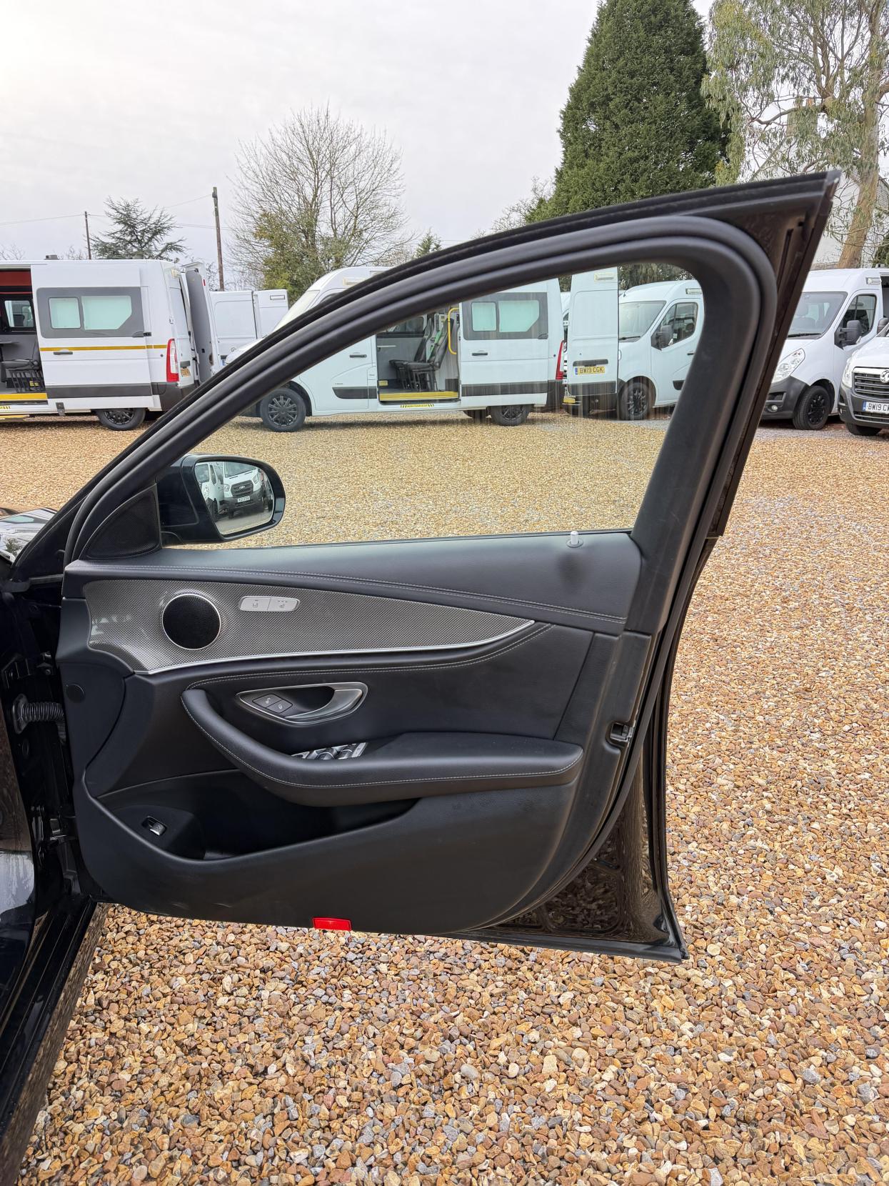 Used Mercedes-Benz E Class 2017 for sale - 77558850: Photo 11