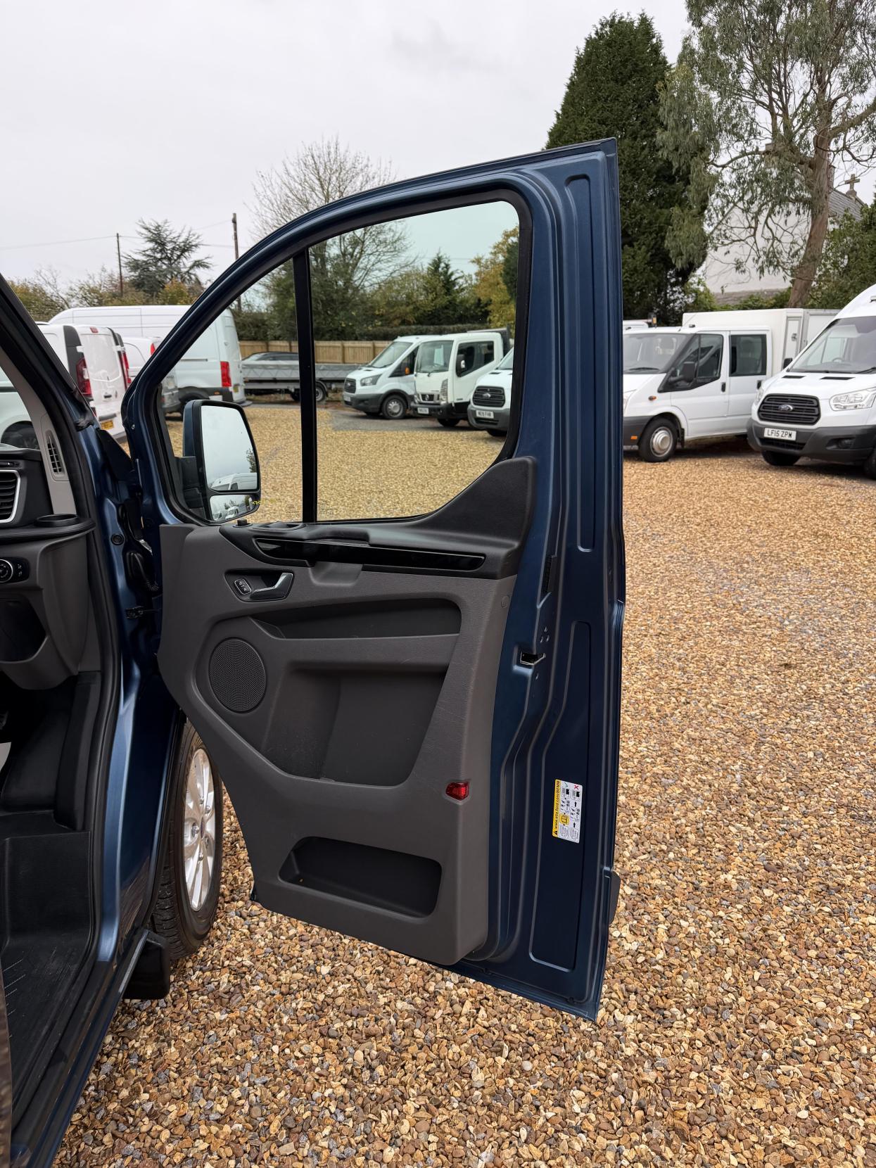 Used Ford Transit Custom 2018 for sale - 76380407: Photo 11