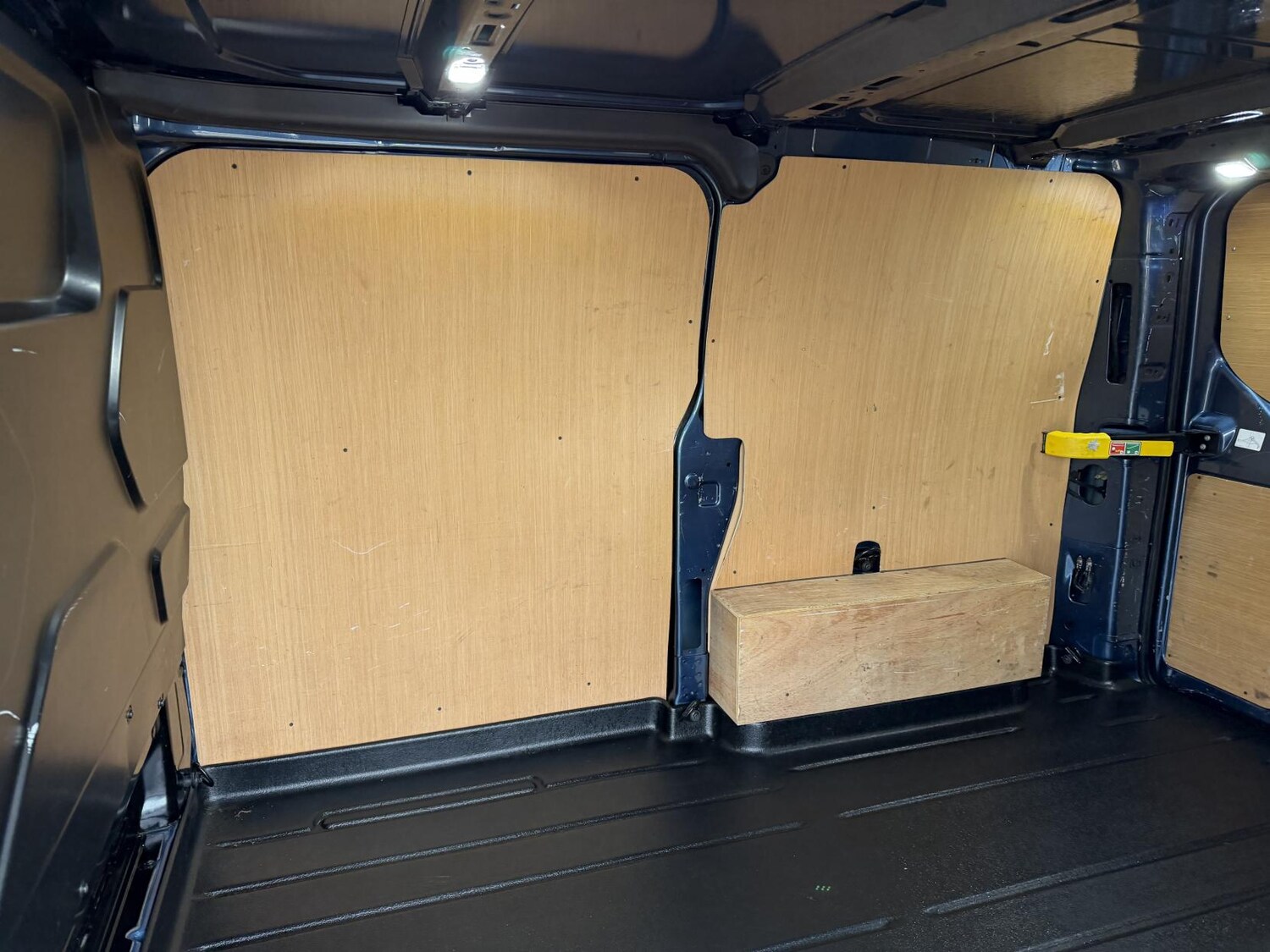 Used Ford Transit Custom 2018 for sale - 76380407: Photo 31