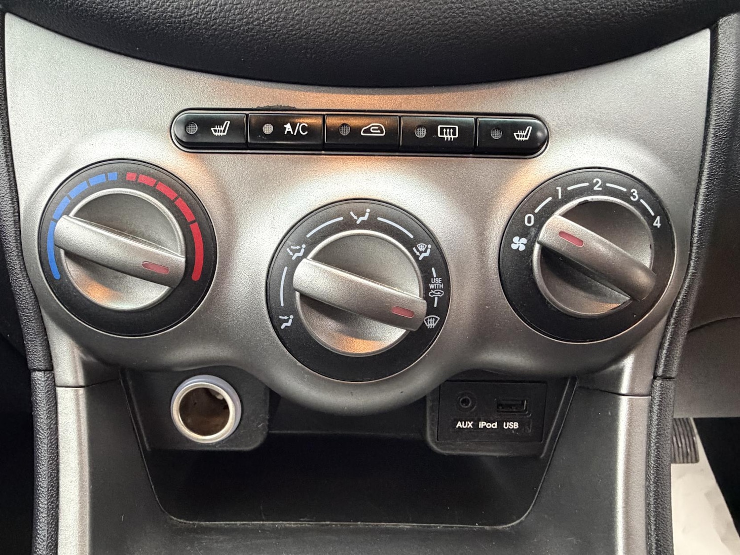 Used Hyundai i10 2012 for sale - 77201710: Photo 13