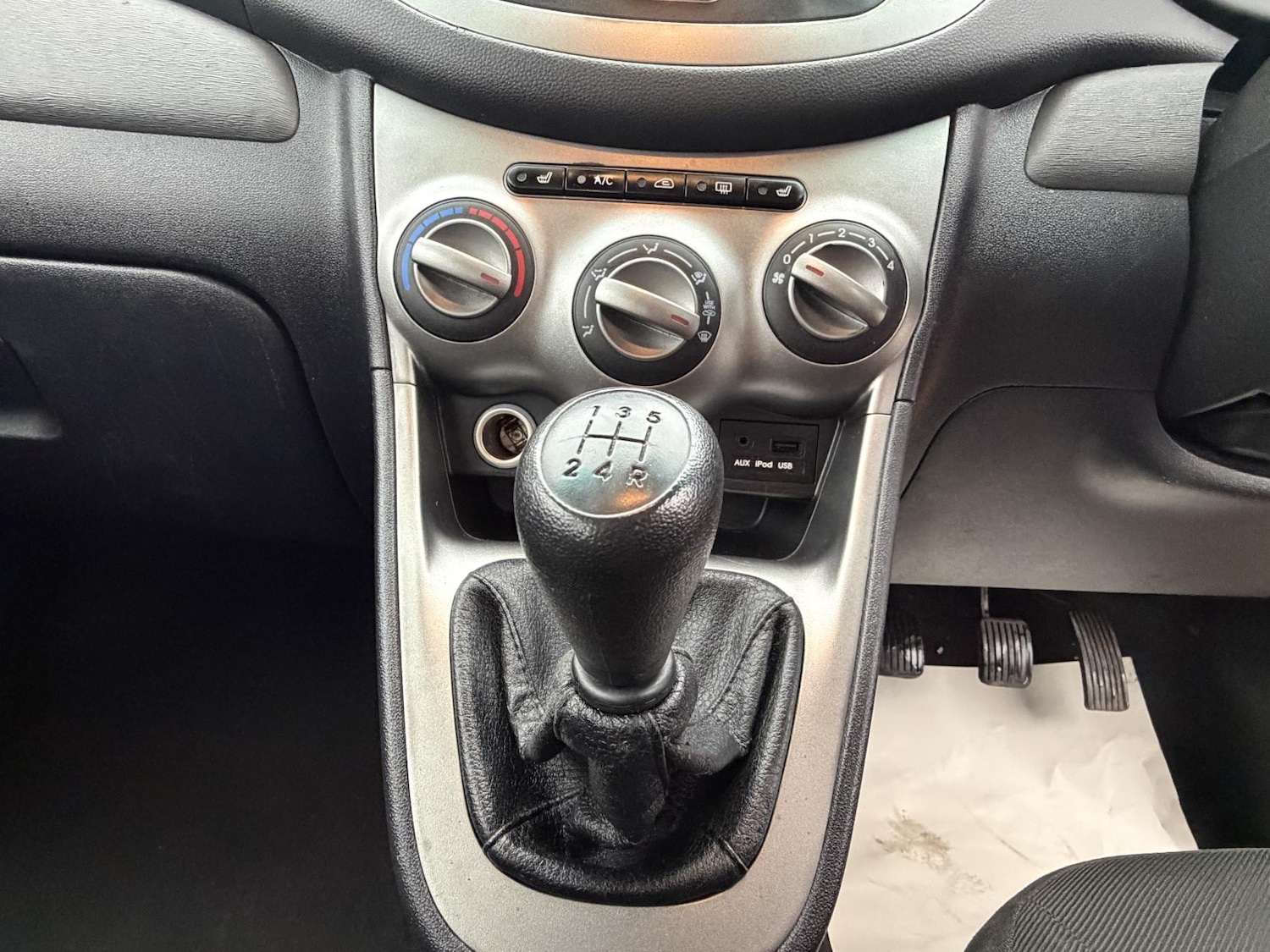 Used Hyundai i10 2012 for sale - 77201710: Photo 14