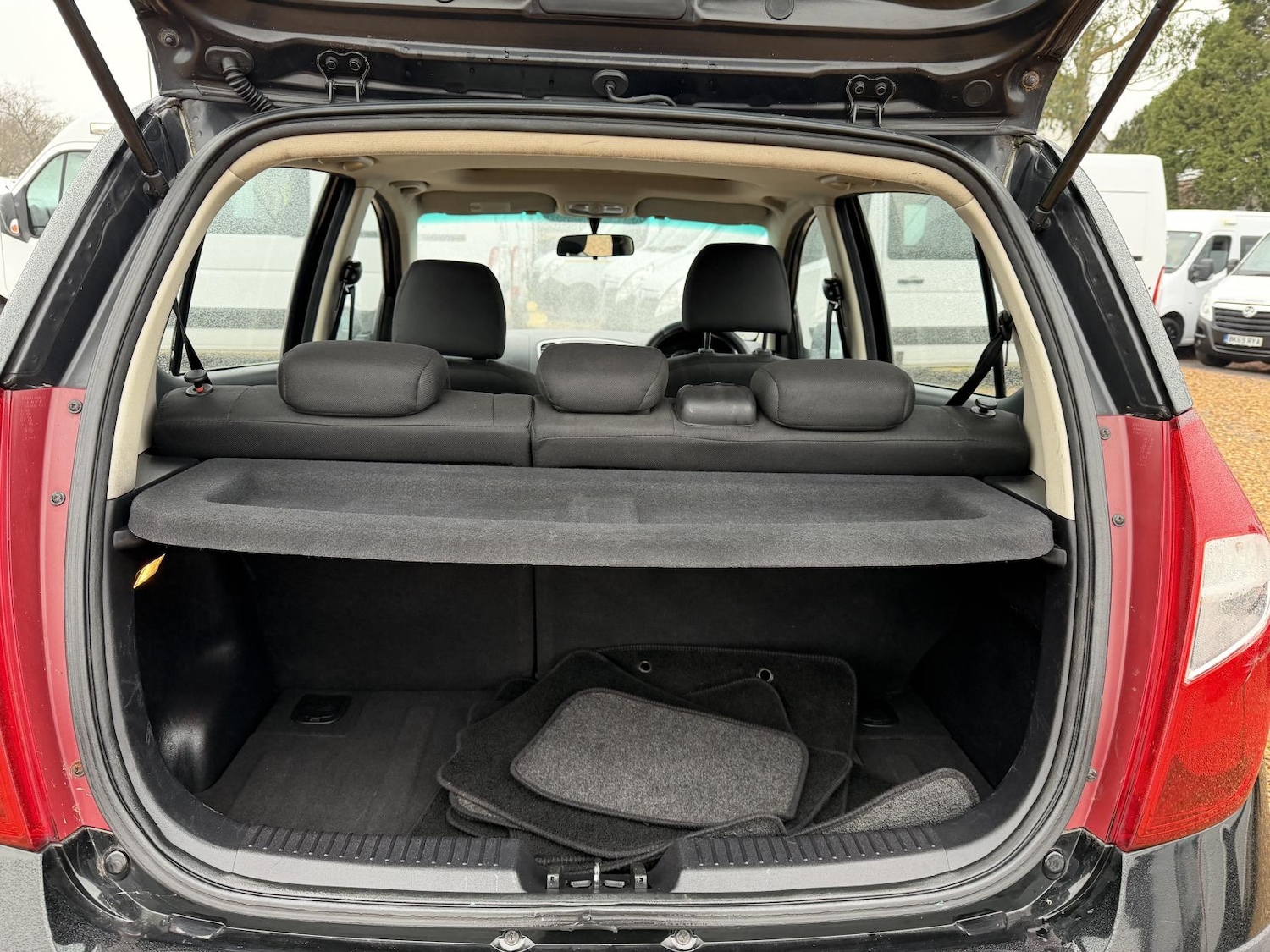 Used Hyundai i10 2012 for sale - 77201710: Photo 22