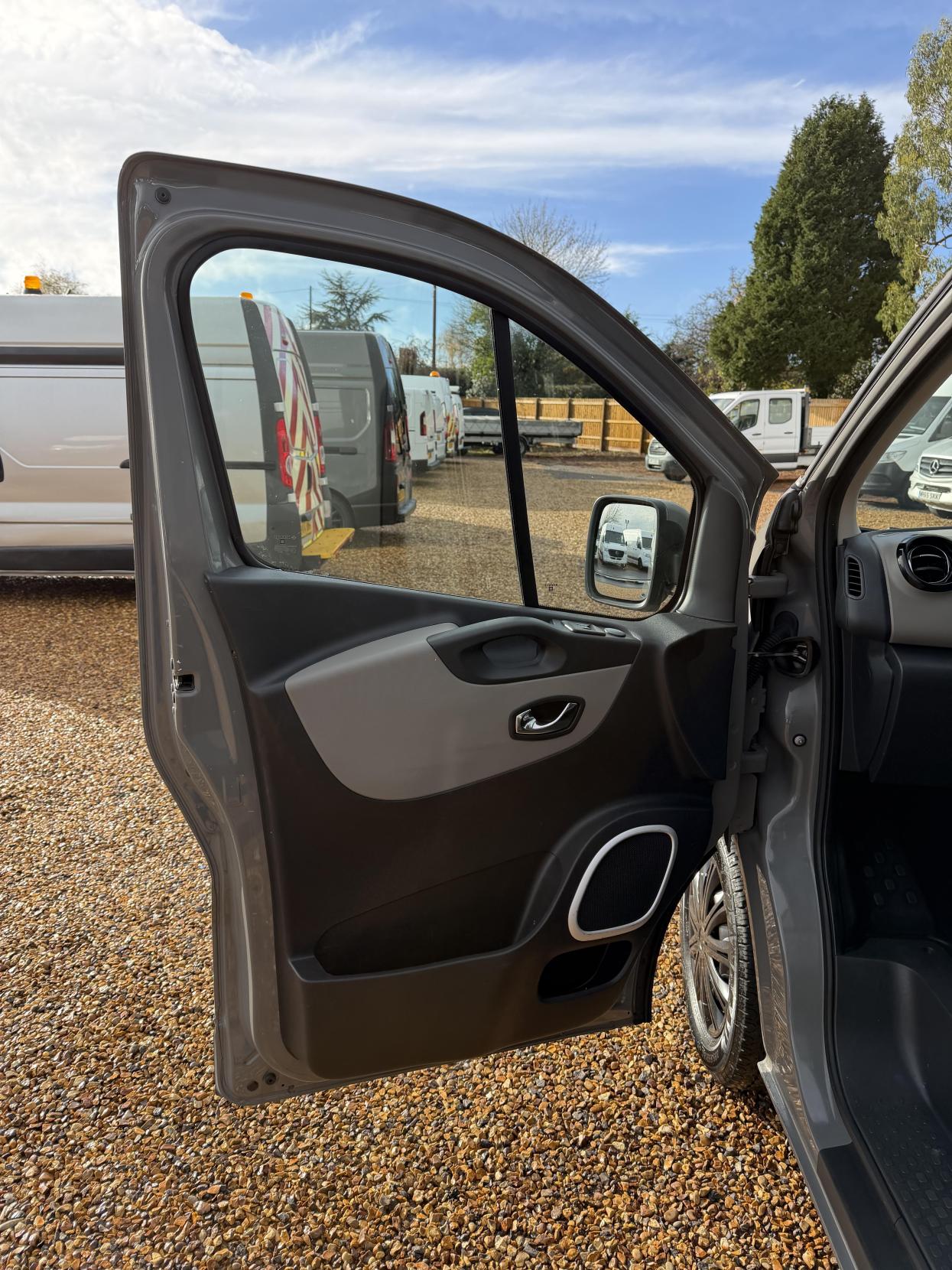 Used Renault Trafic 2015 for sale - 76766718: Photo 12