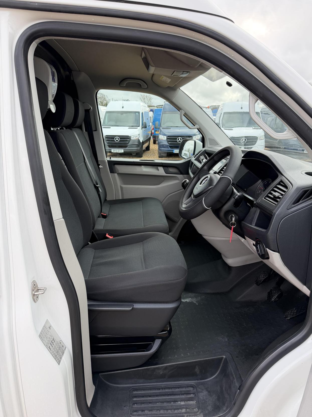 Used Volkswagen Transporter 2020 for sale - 77495167: Photo 11