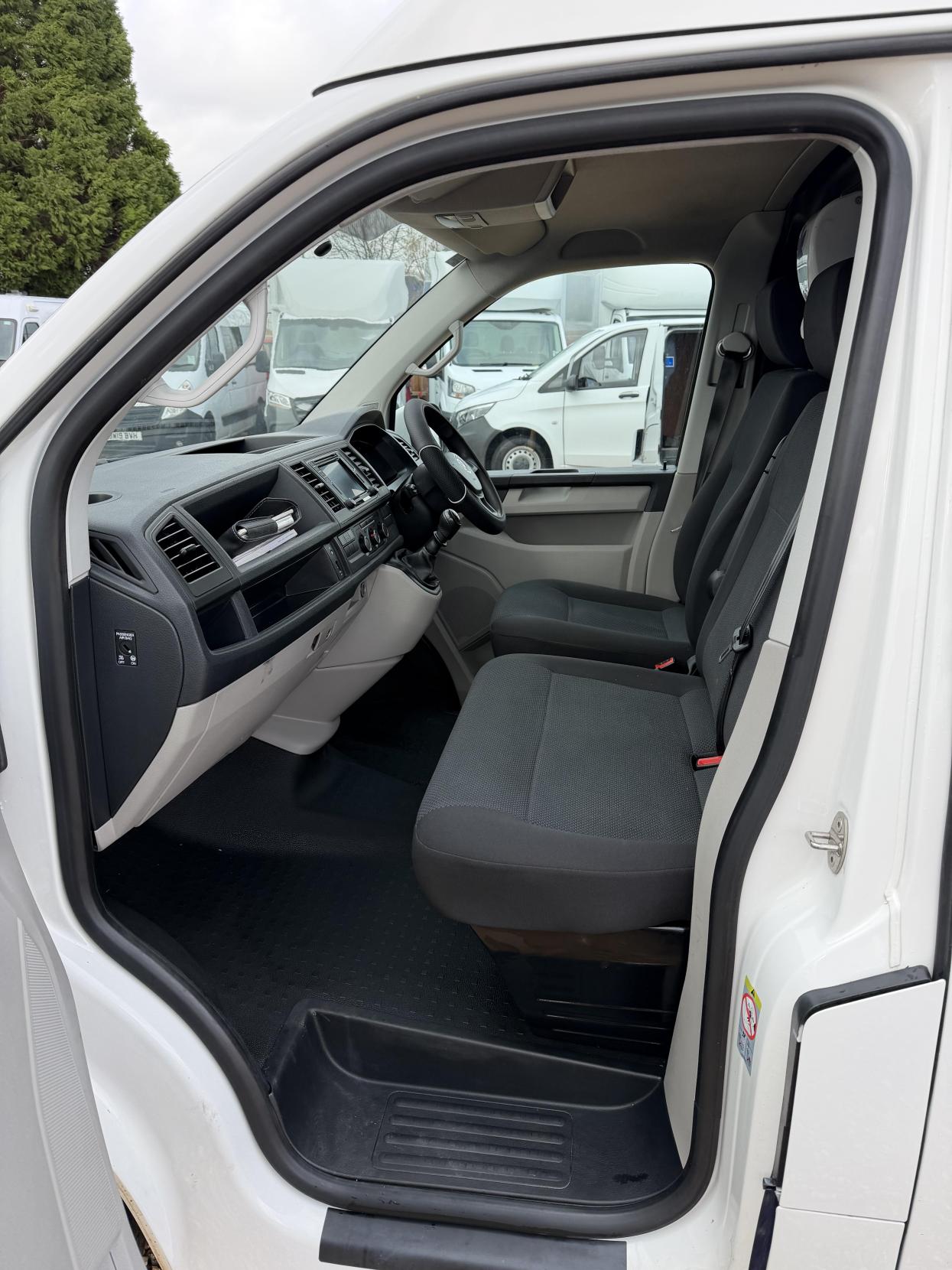 Used Volkswagen Transporter 2020 for sale - 77495167: Photo 13