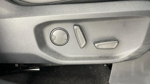 Used Volkswagen Amarok 2024 for sale - 74864865: Photo 14