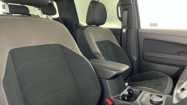 Used Volkswagen Amarok 2024 for sale - 74864865: Photo 15