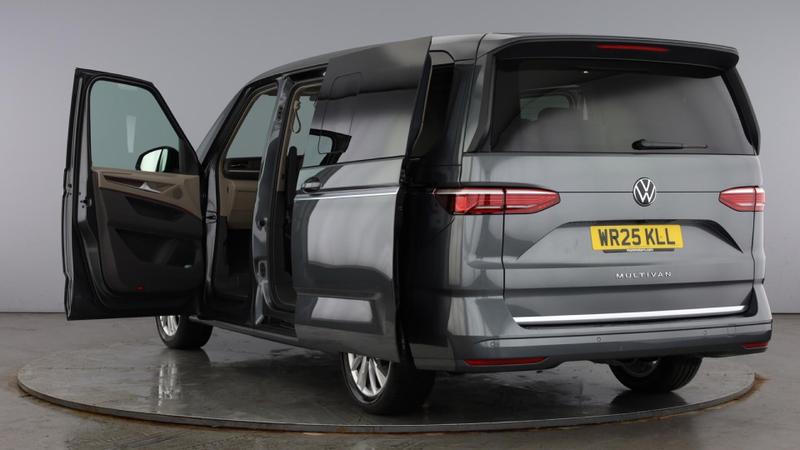 Used Volkswagen Multivan 2025 for sale - 74931702: Photo 11